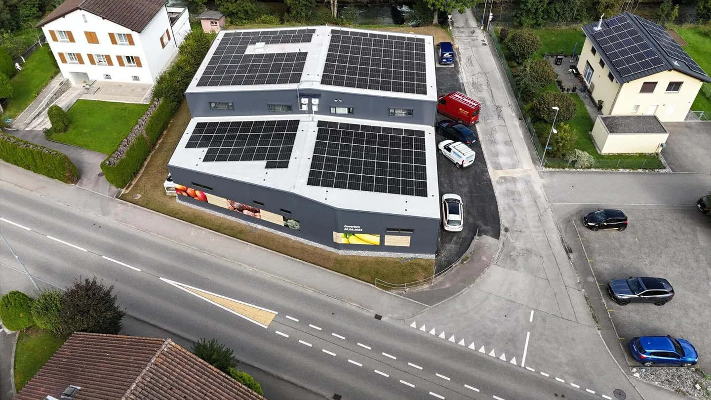 Schöne kommerzielle Bruttogeschäftsfläche von 208 m2 zur Miete in Courtelary - Foto 2 von 10