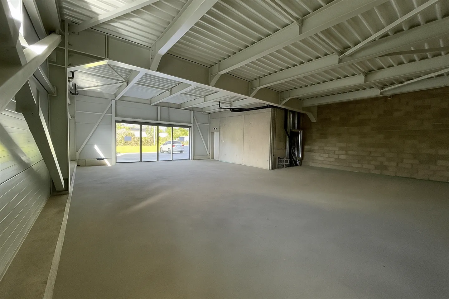 Schöne kommerzielle Bruttogeschäftsfläche von 208 m2 zur Miete in Courtelary - Foto 3 von 10