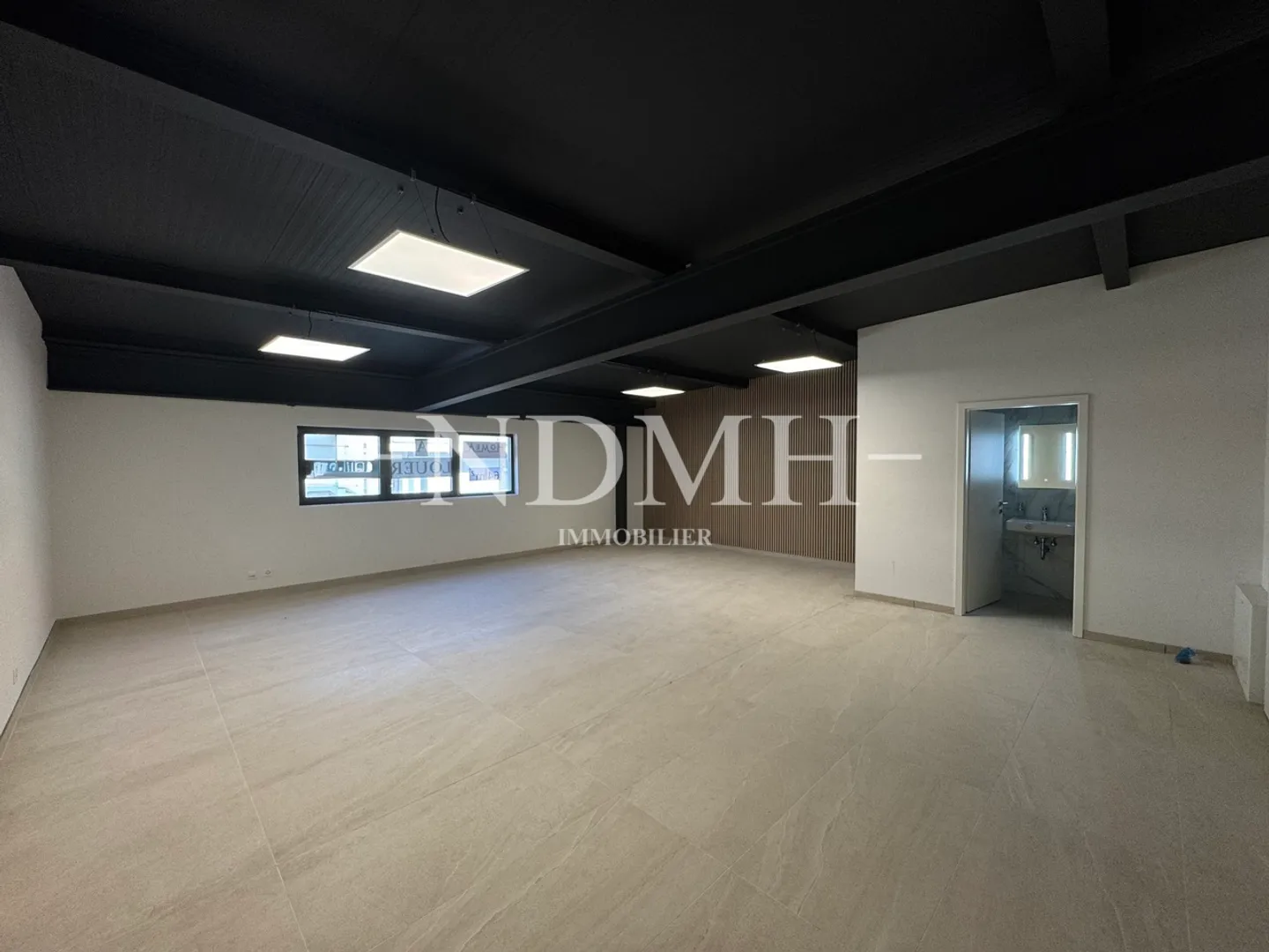Espace professionnel lumineux et modulable en zone d’activités - Foto 3 von 4