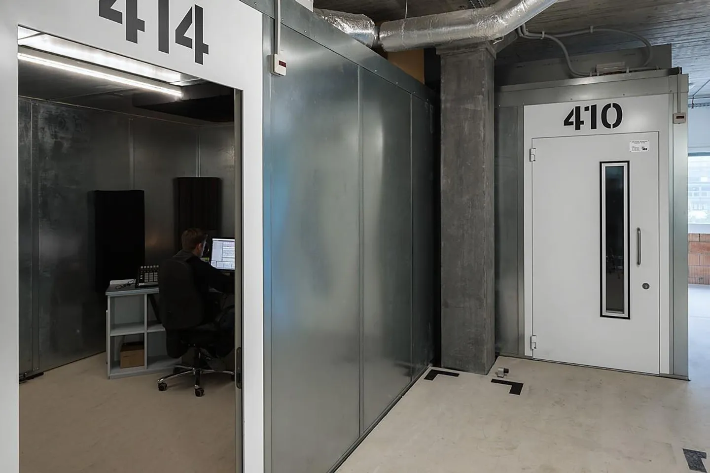 Music practice rooms for rent - Photo 3 of 3