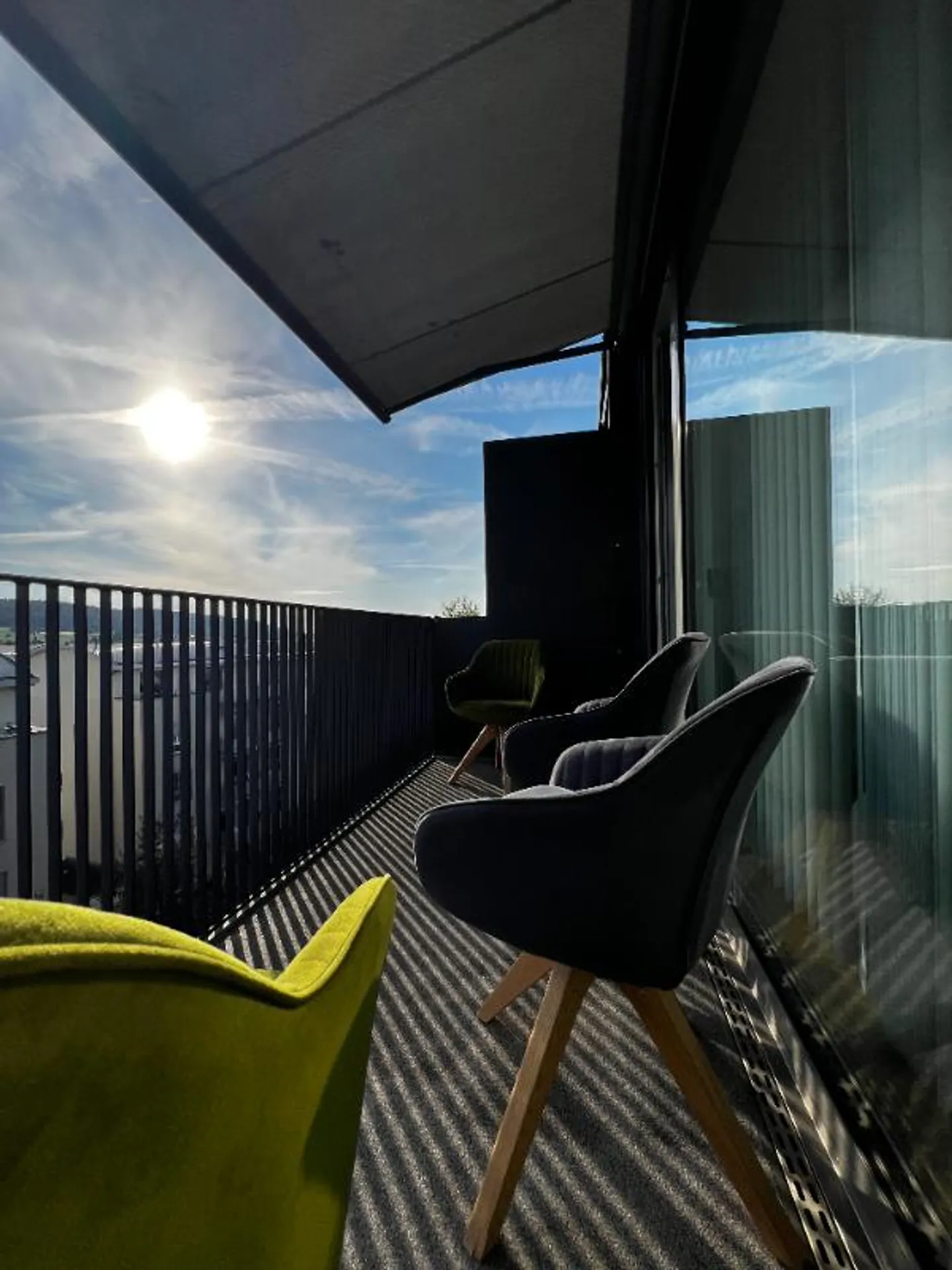Uffici moderni con terrazza e vista sulla città a Regensdorf - Foto 1 di 5