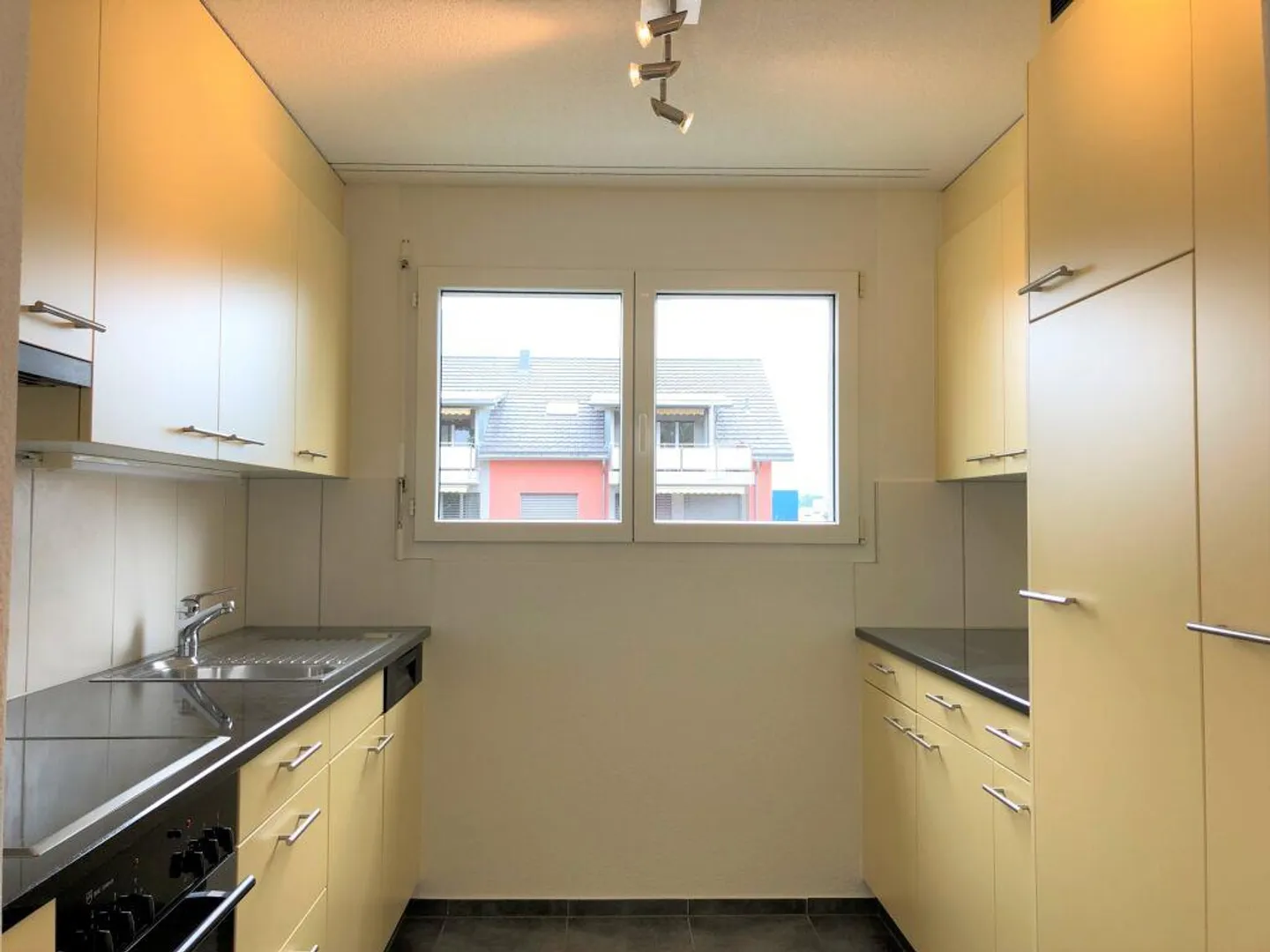 Charmante Wohnung in Schlossnähe - Foto 1 von 9