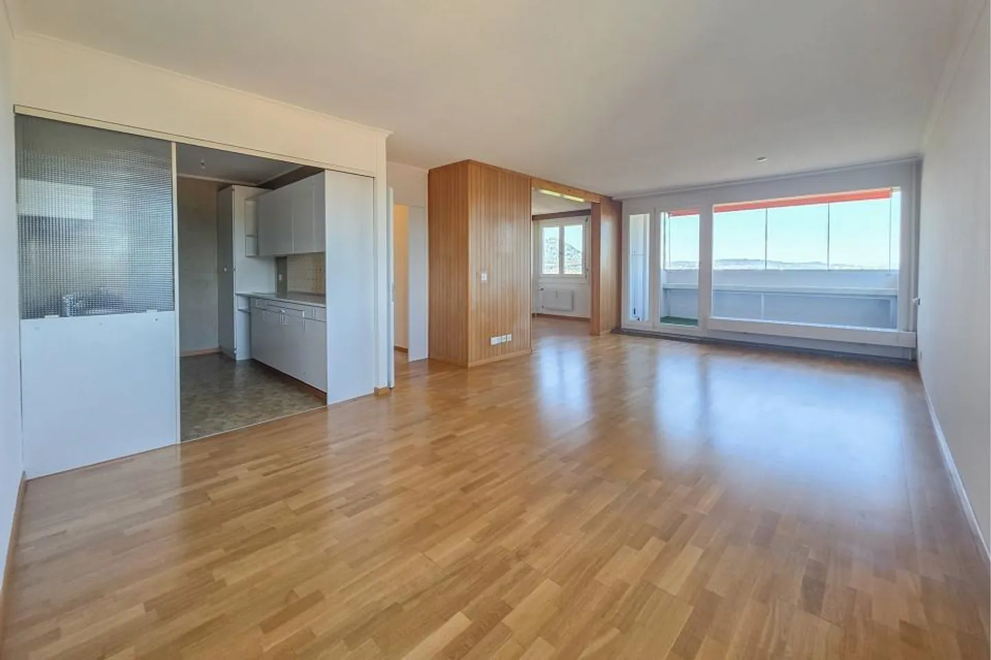 Beeindruckende Wohnung mit Stadtblick - Foto 3 von 13