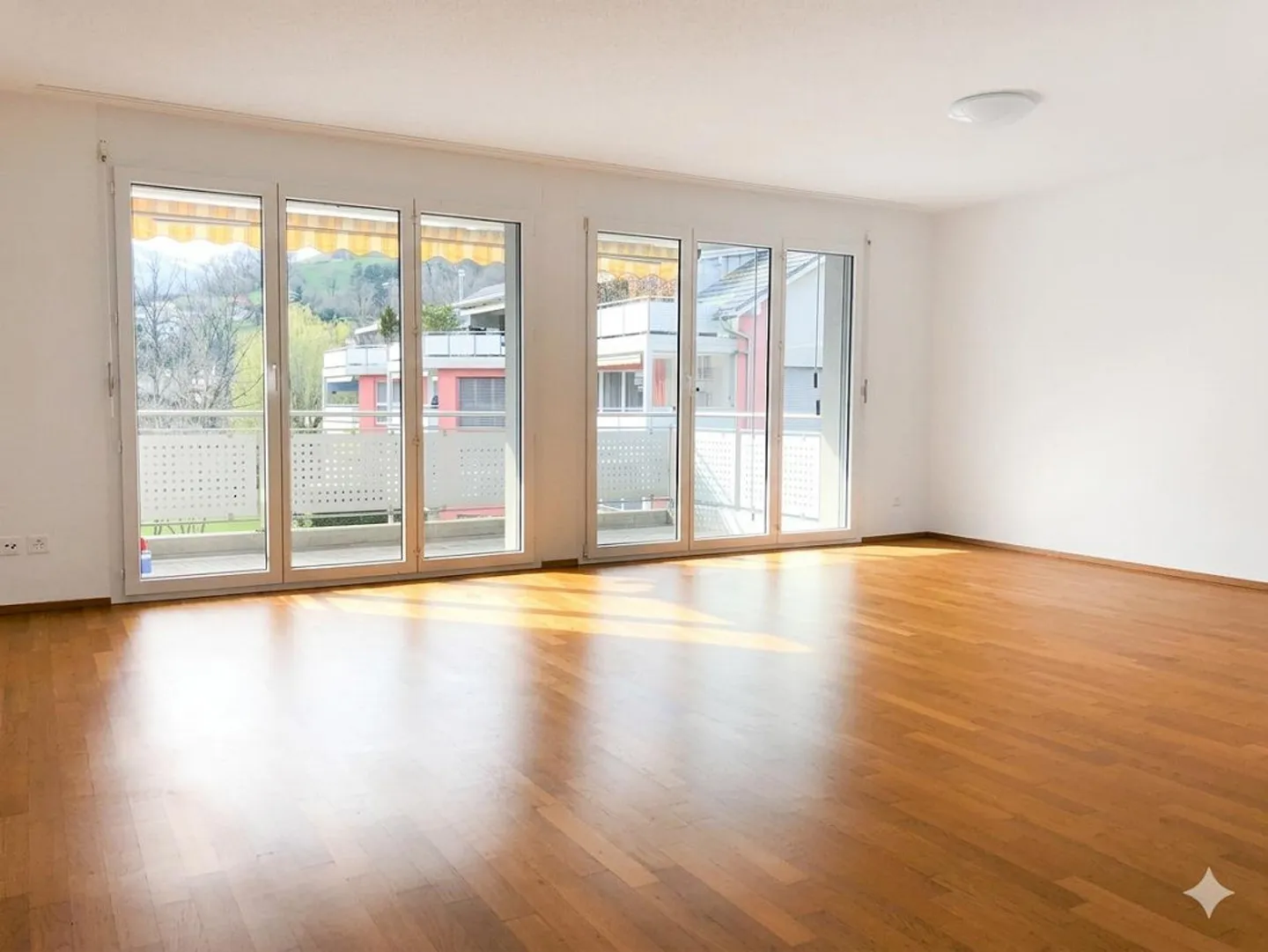 Charmante Wohnung in Schlossnähe - Foto 3 von 9