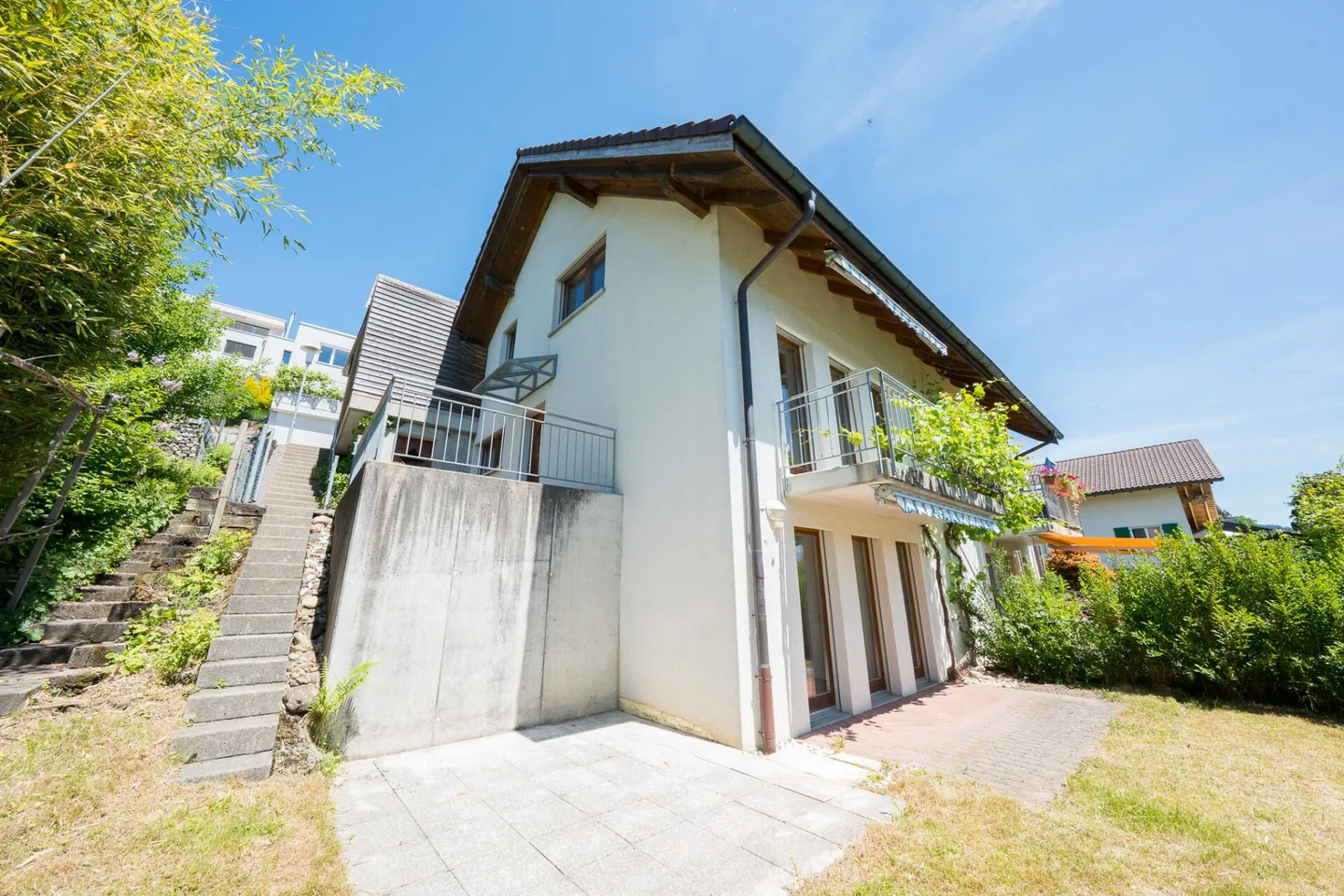 Sunny Row House with Mountain View - Photo 2 of 11