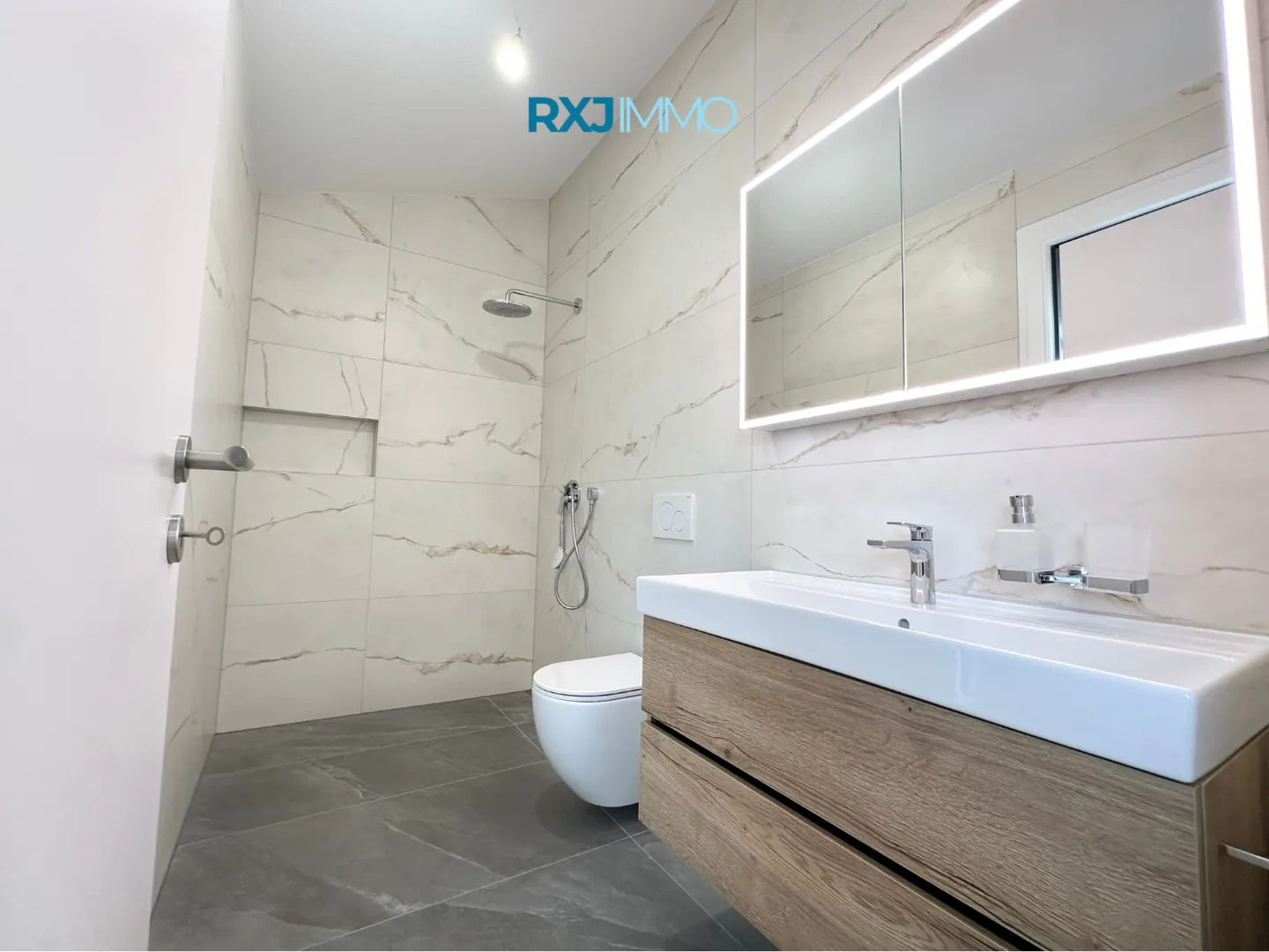 Bella nuova villa familiare con giardino - disponibile immediatamente - Foto 3 di 6