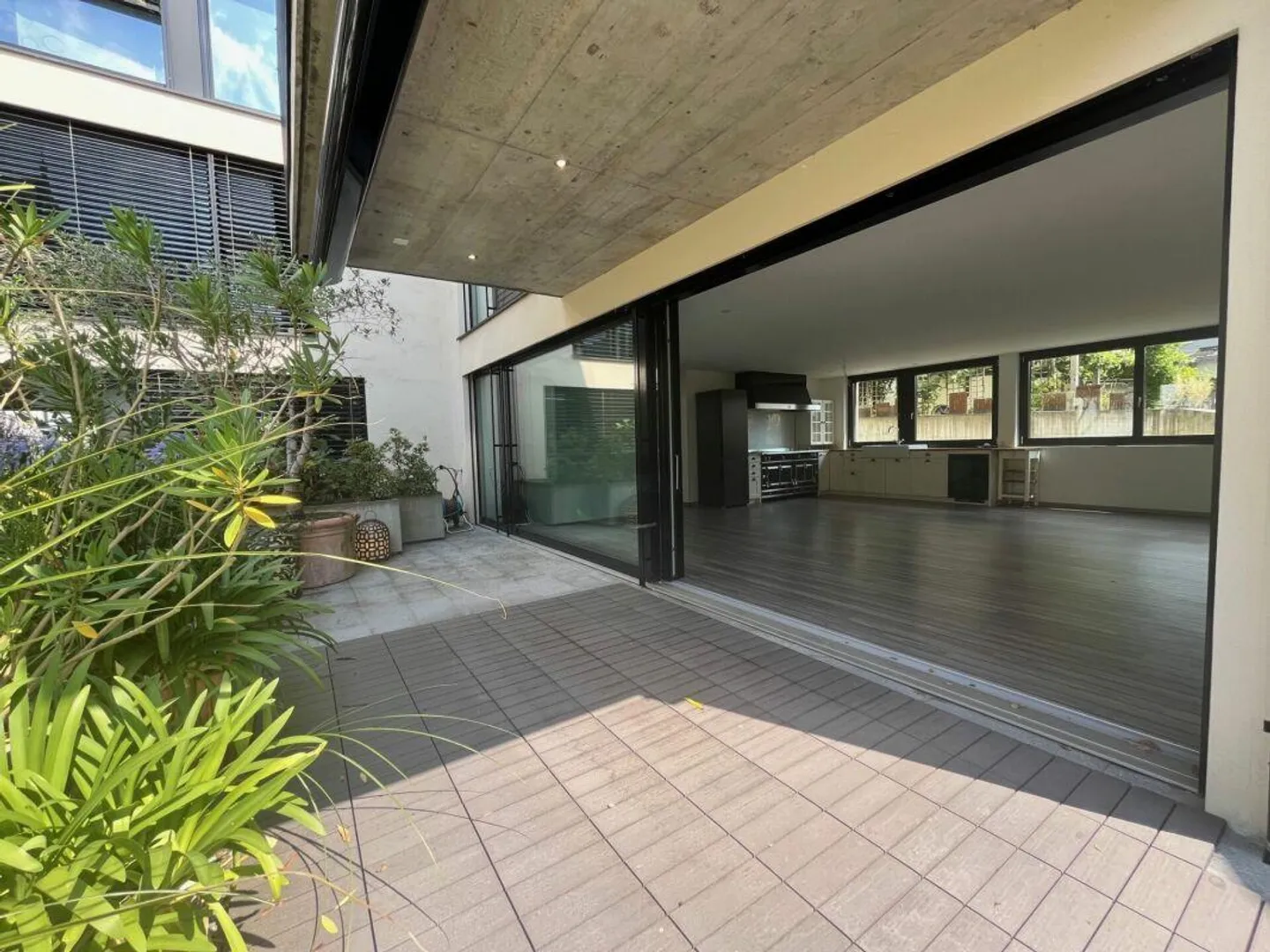 Appartement 3.5 pièces au cœur de Meilen : rare opportunité avec charme et style ! - Photo 3 sur 10