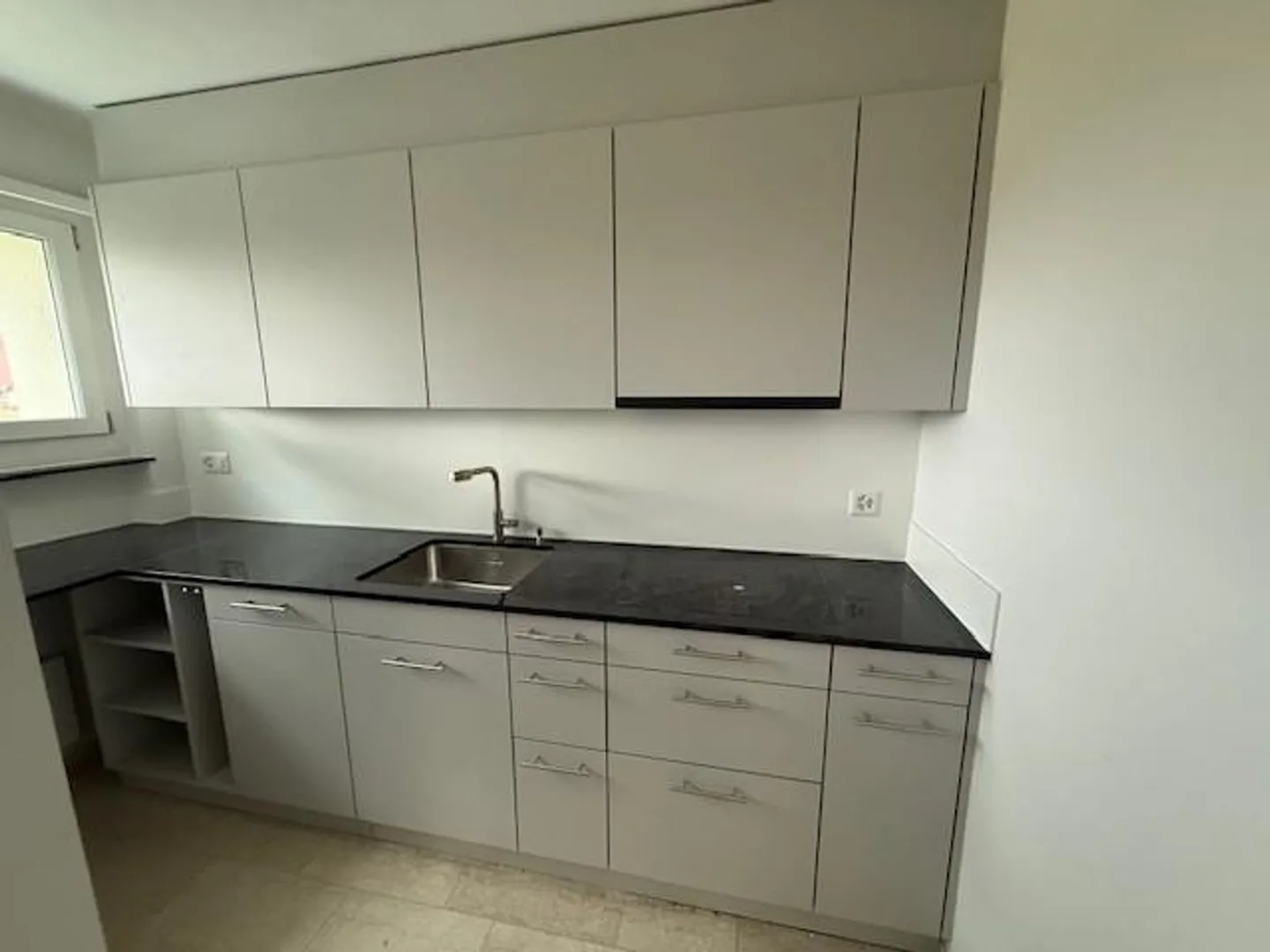 Incantevole casa bifamiliare di 4,5 stanze a Ittigen con posto auto - Foto 10 di 21