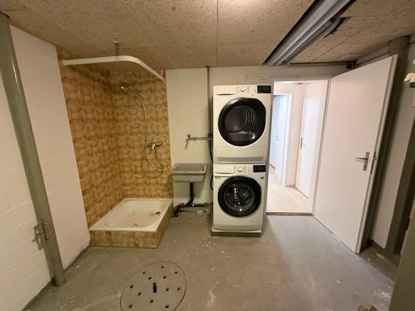 Incantevole casa bifamiliare di 4,5 stanze a Ittigen con posto auto - Foto 14 di 21