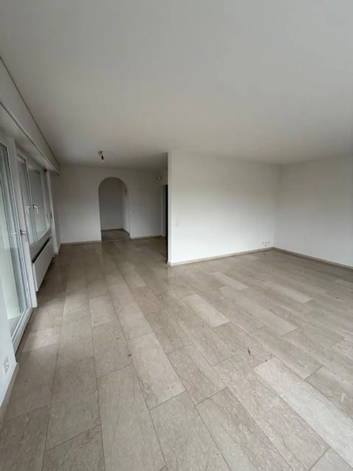 Incantevole casa bifamiliare di 4,5 stanze a Ittigen con posto auto - Foto 17 di 21