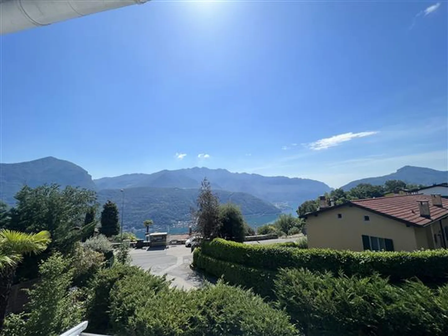 Carona: Möbliertes Haus 8.5 Zimmer - Foto 1 von 13