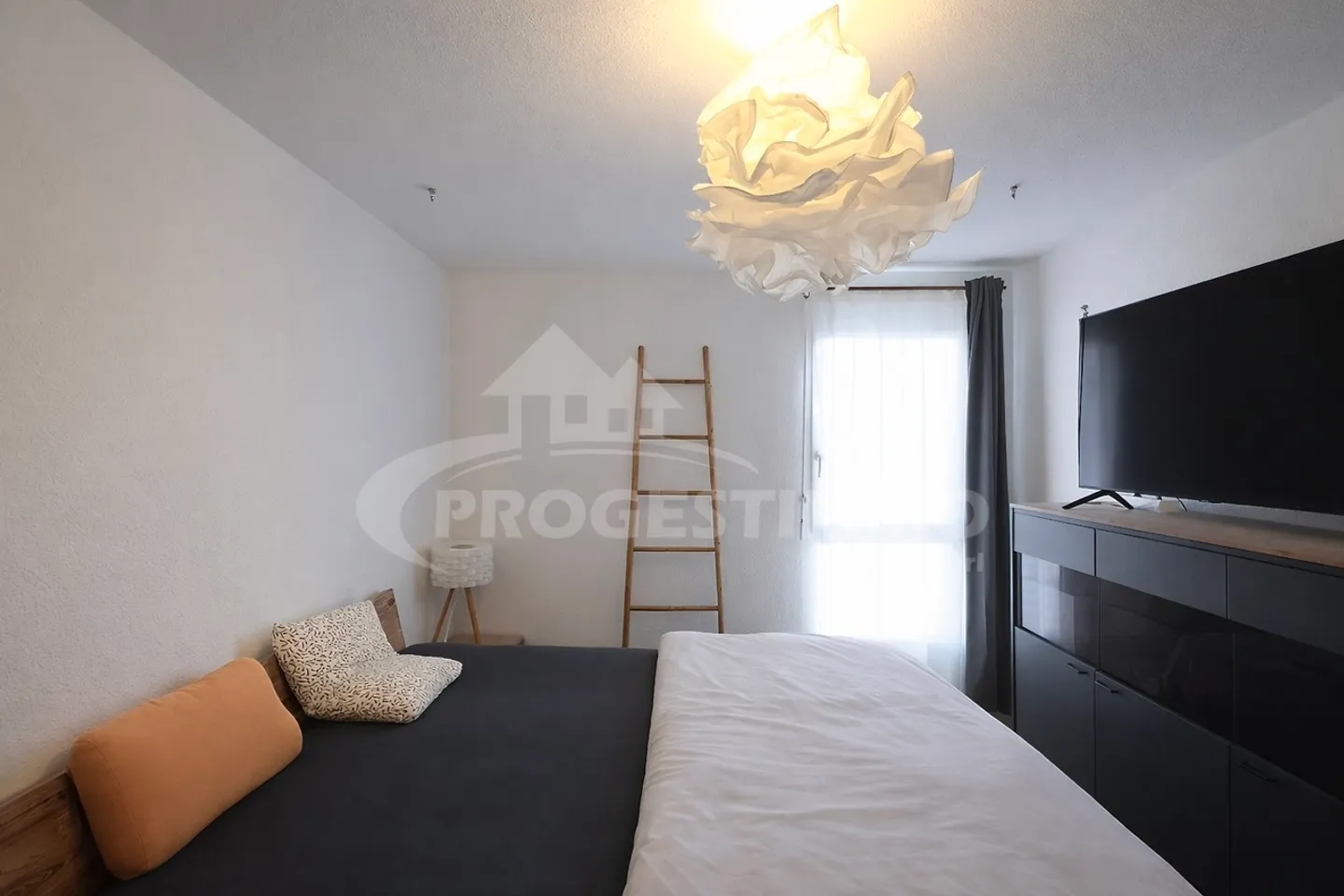 APPARTAMENTO 4,5 STANZE CON VISTA LIBERA SULLE MONTAGNE - Foto 5 di 9