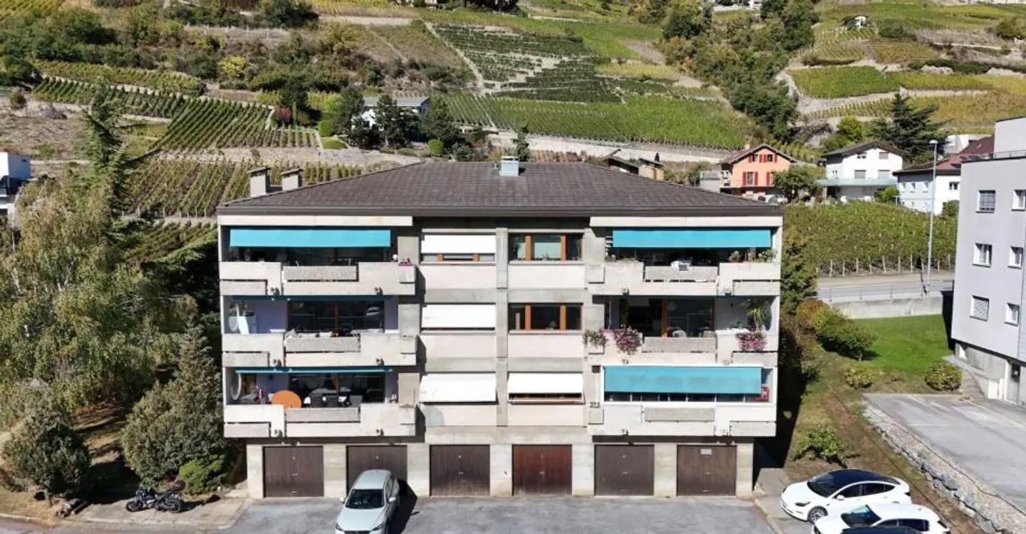 Bel appartamento ristrutturato nel pittoresco villaggio di Noës - Foto 1 di 13