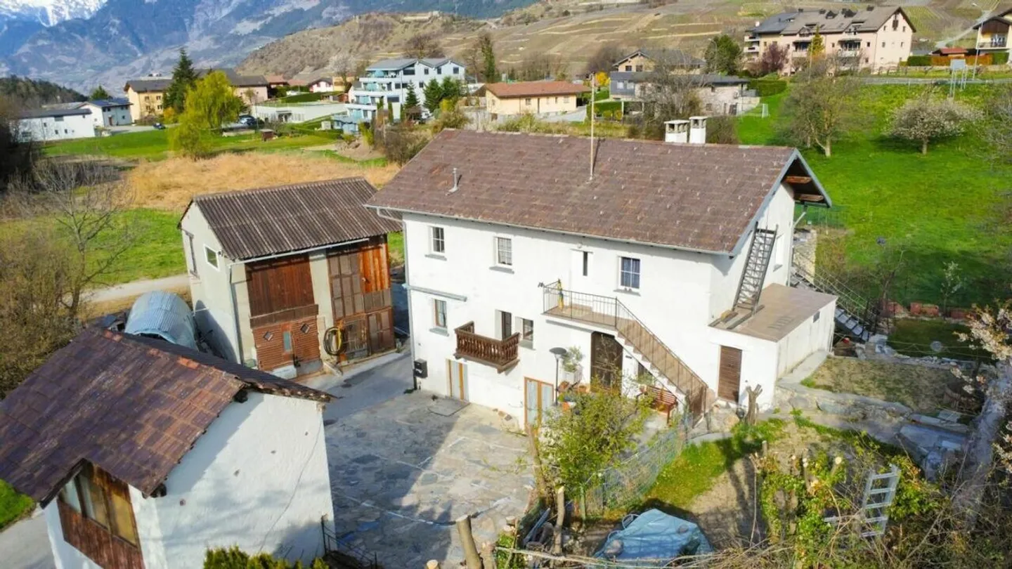 Casa multi-appartamenti 10.5 stanze a Savièse - Foto 2 di 31
