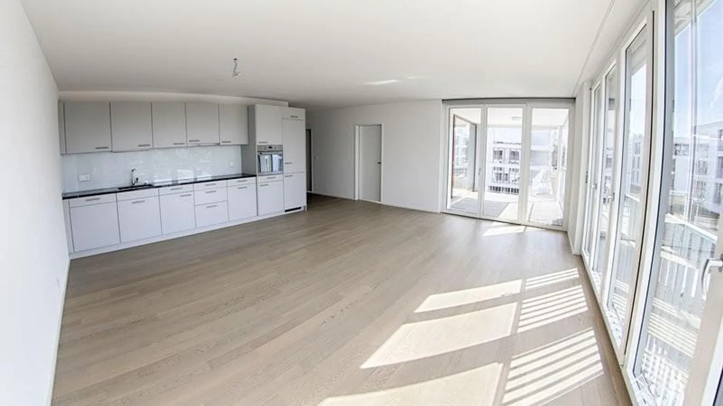 High-quality 3.5-room apartment on the ground floor - Photo 2 of 7