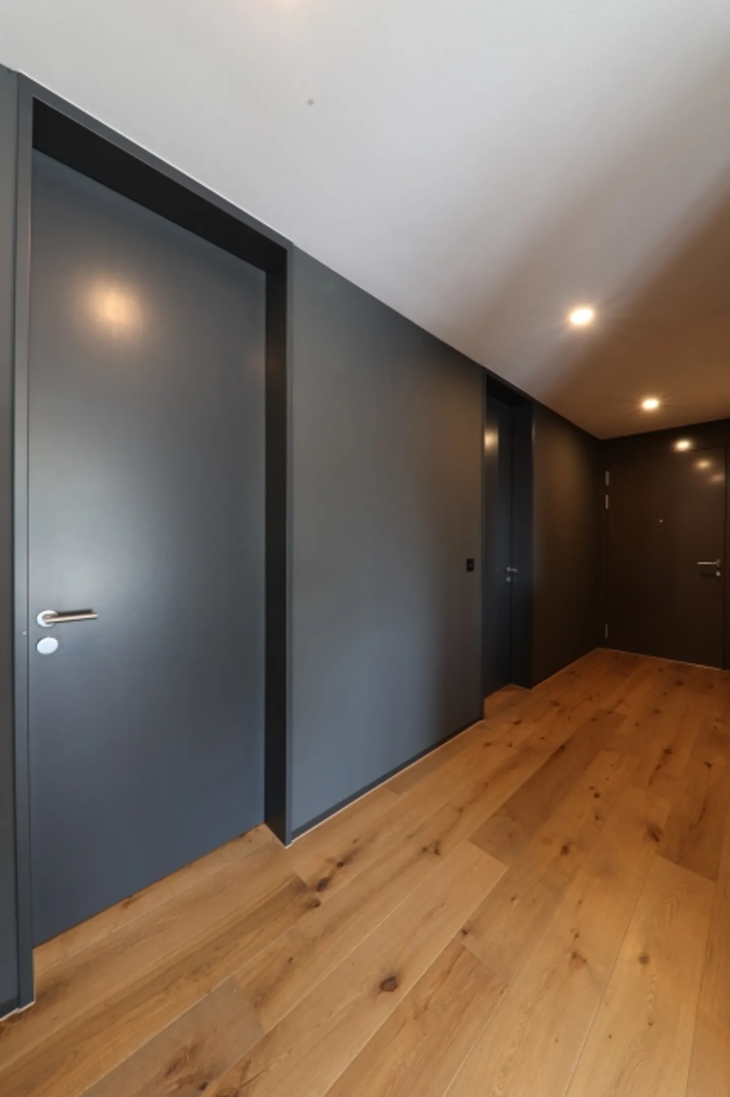 Nouveau bâtiment sur la pente ensoleillée avec une vue dégagée, tranquillité et espace pour vos idées - Photo 6 sur 11