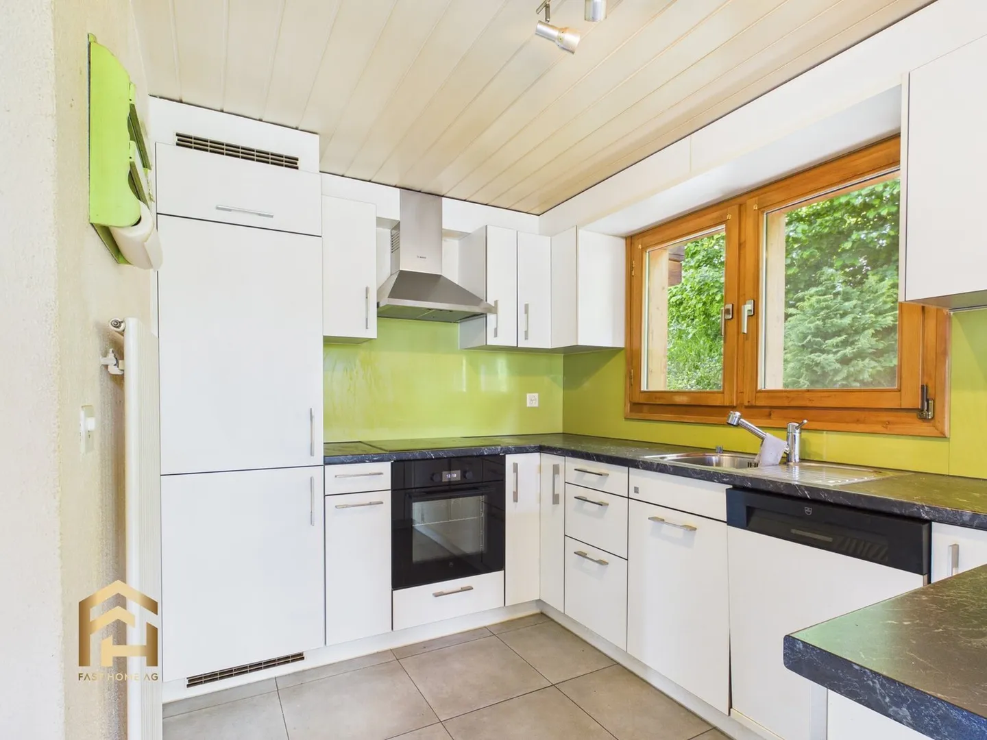 Sopra i tetti di Ried-Brig: Casa unifamiliare con giardino d'inverno, sauna e vista panoramica - Foto 2 di 13