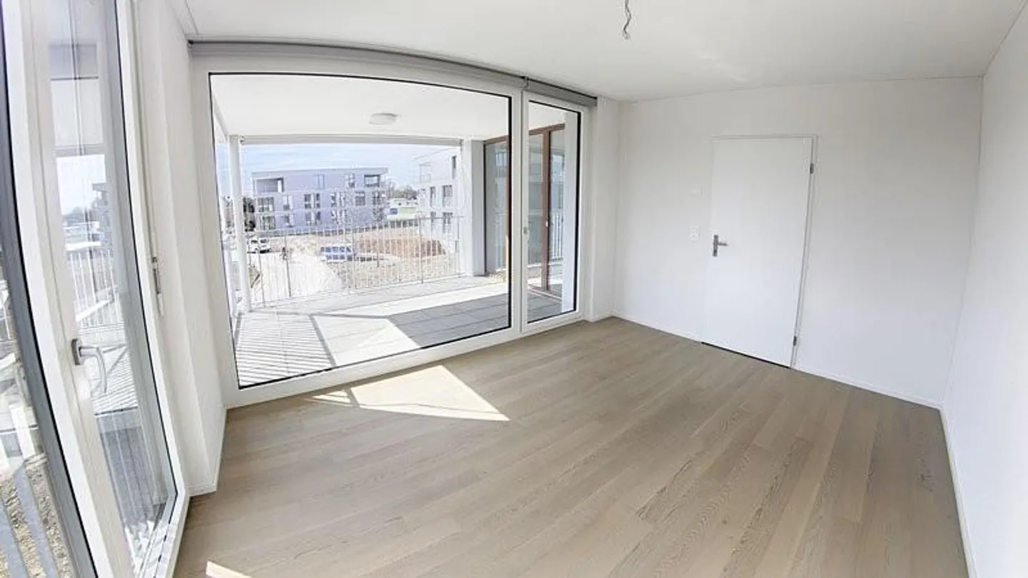 High-quality 3.5-room apartment on the ground floor - Photo 3 of 7