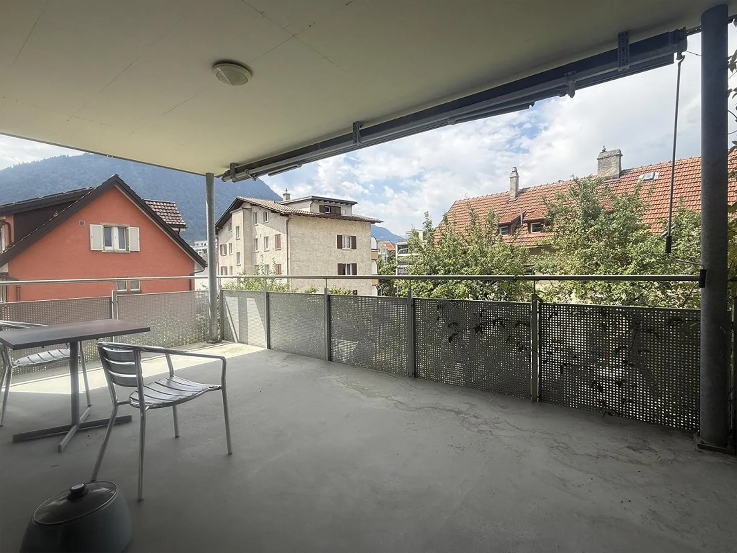 Appartement moderne de 3,5 pièces dans un emplacement central - Photo 1 sur 6