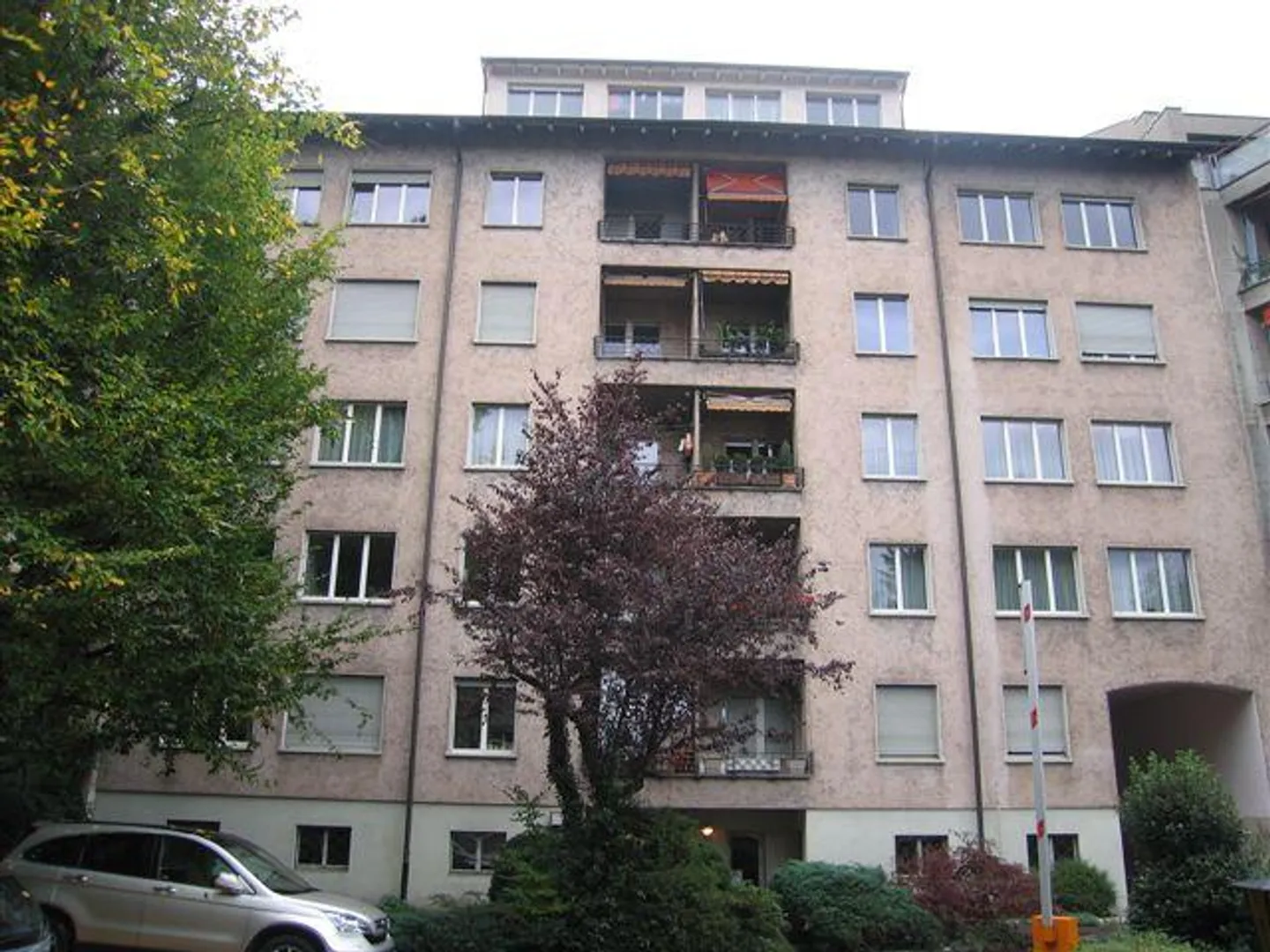 Luminoso appartamento di 4 stanze con mansarda nel quartiere Schützenmatt - Foto 1 di 7