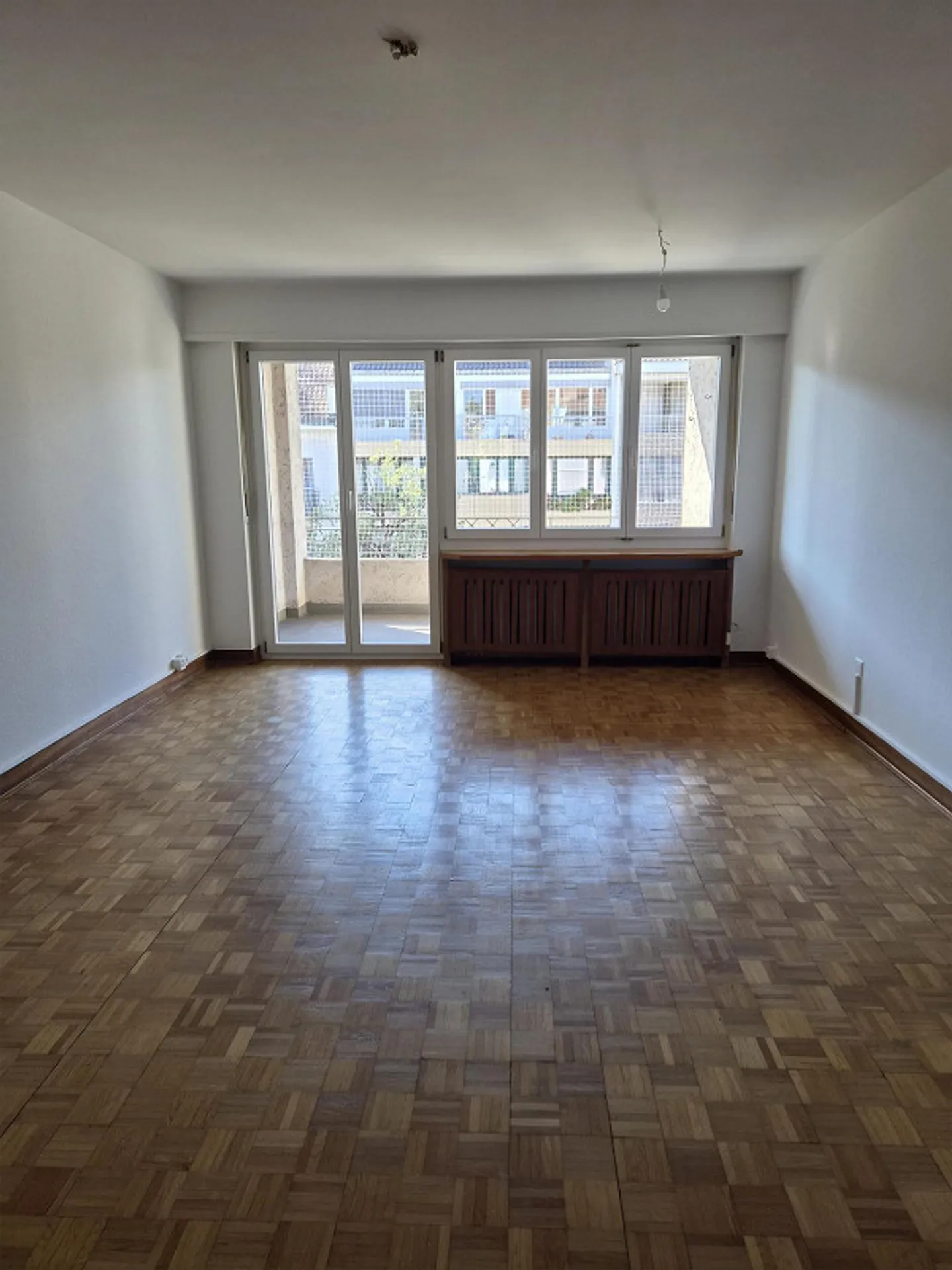 Luminoso appartamento di 4 stanze con mansarda nel quartiere Schützenmatt - Foto 3 di 7