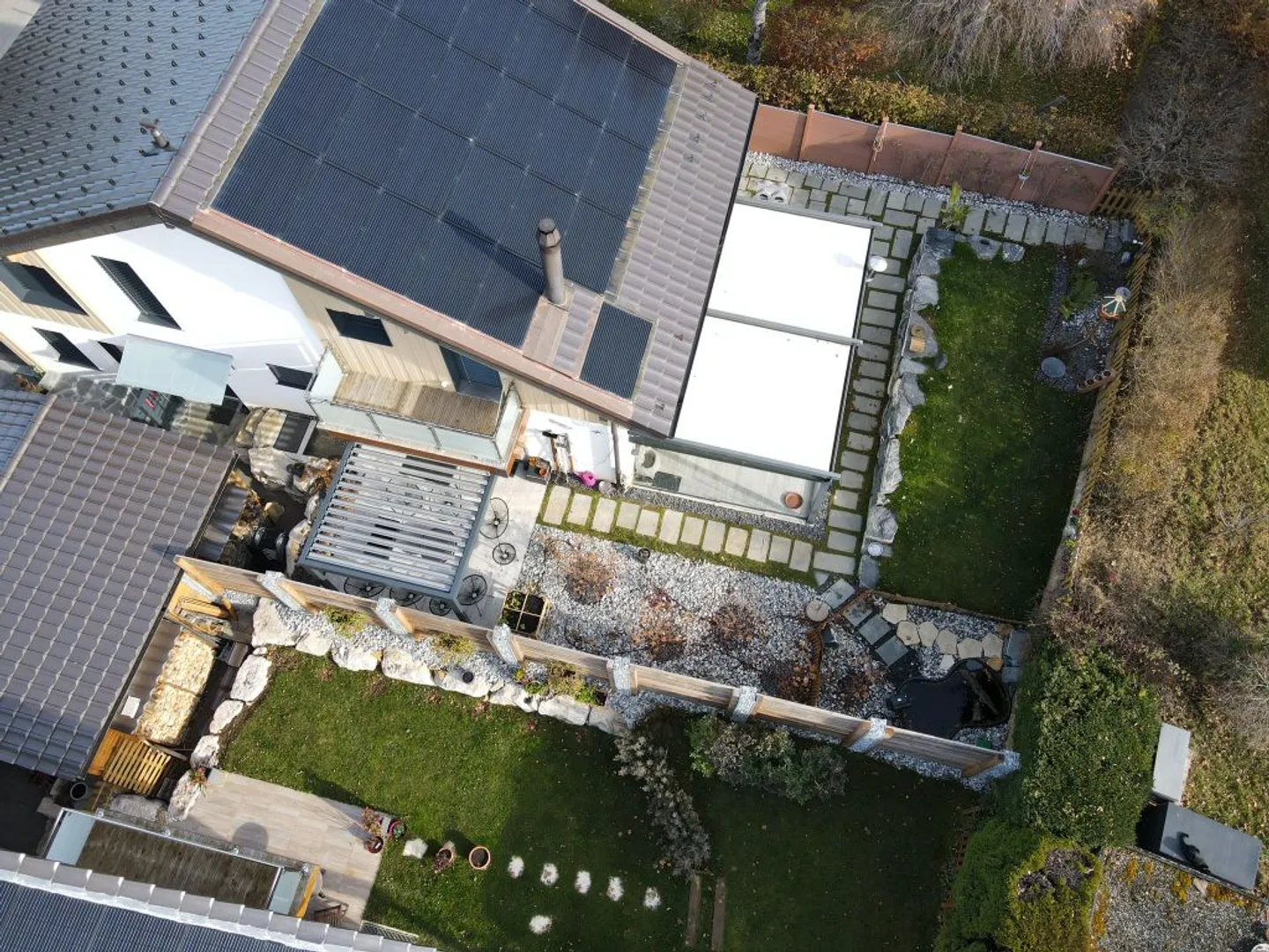 SUPERB INDIVIDUAL VILLA WITH GARDEN AND PERGOLAS - Photo 11 of 13