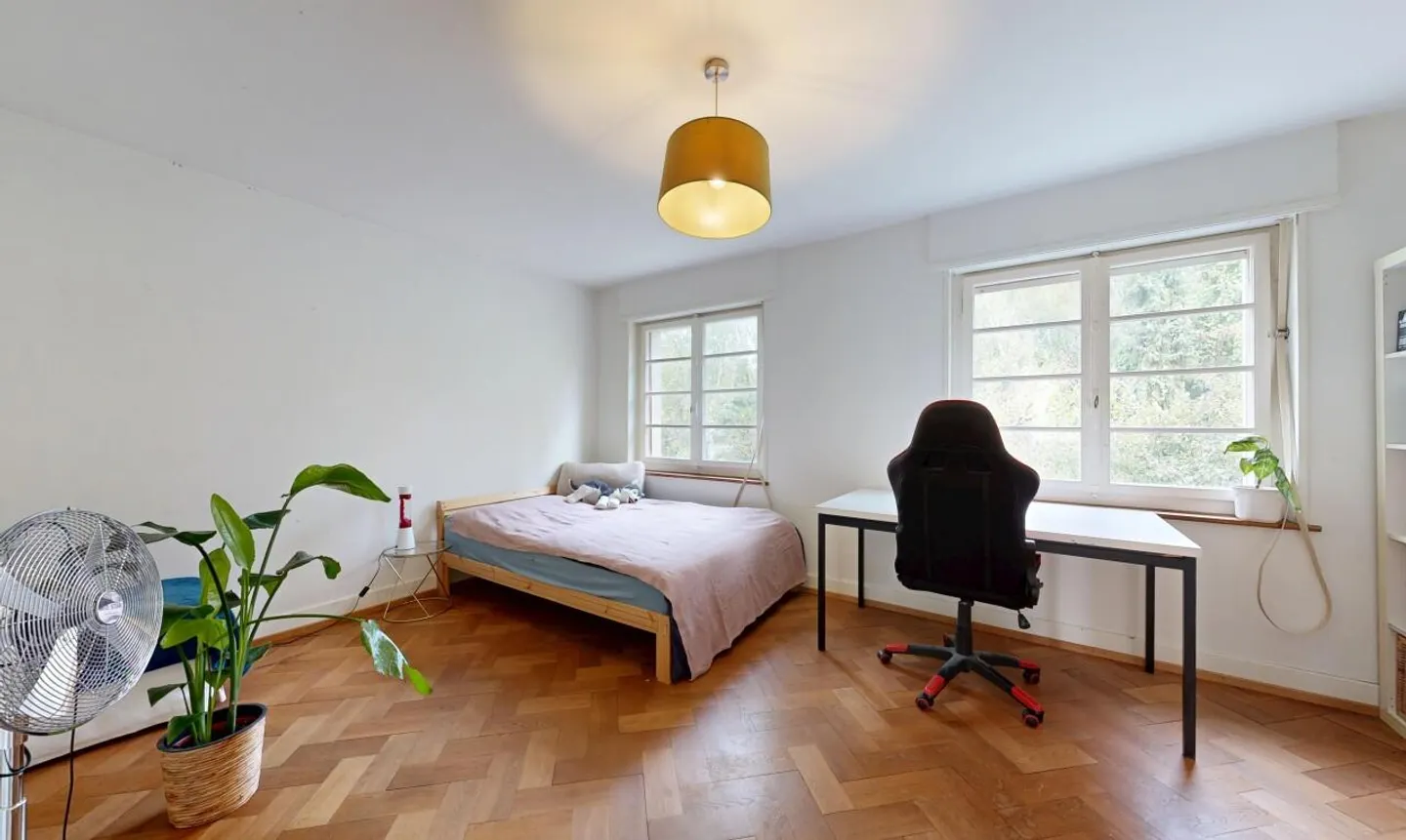 Charming Duplex Home with Garden - Photo 10 of 11