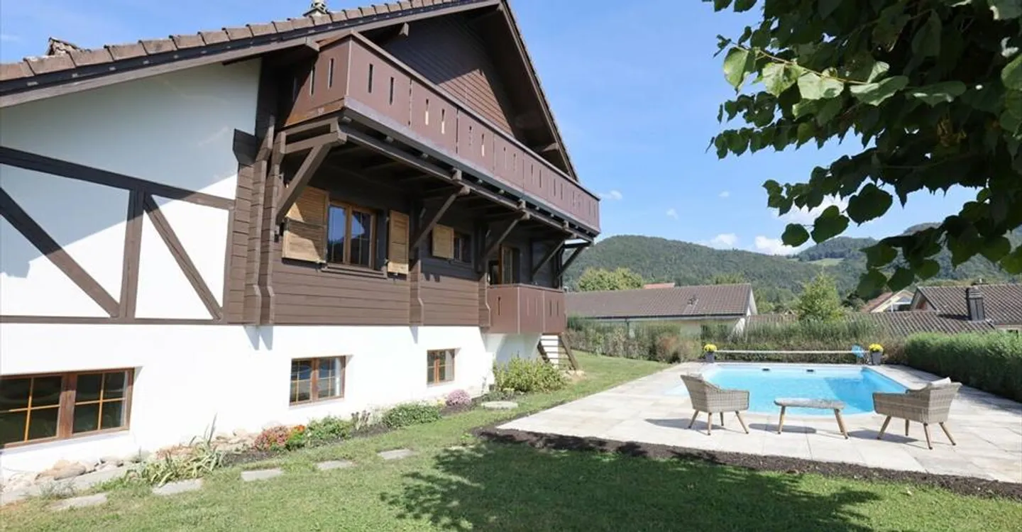 Charmante Villa im Val Terbi - Foto 2 von 12