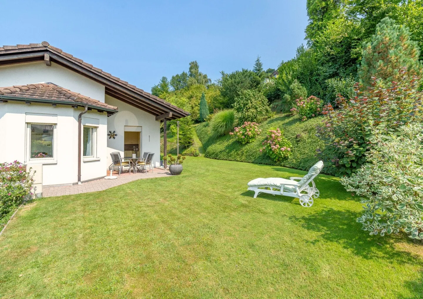 Freistehendes Einfamilienhaus mit Gartenparadies und Weitblick - Foto 1 von 1