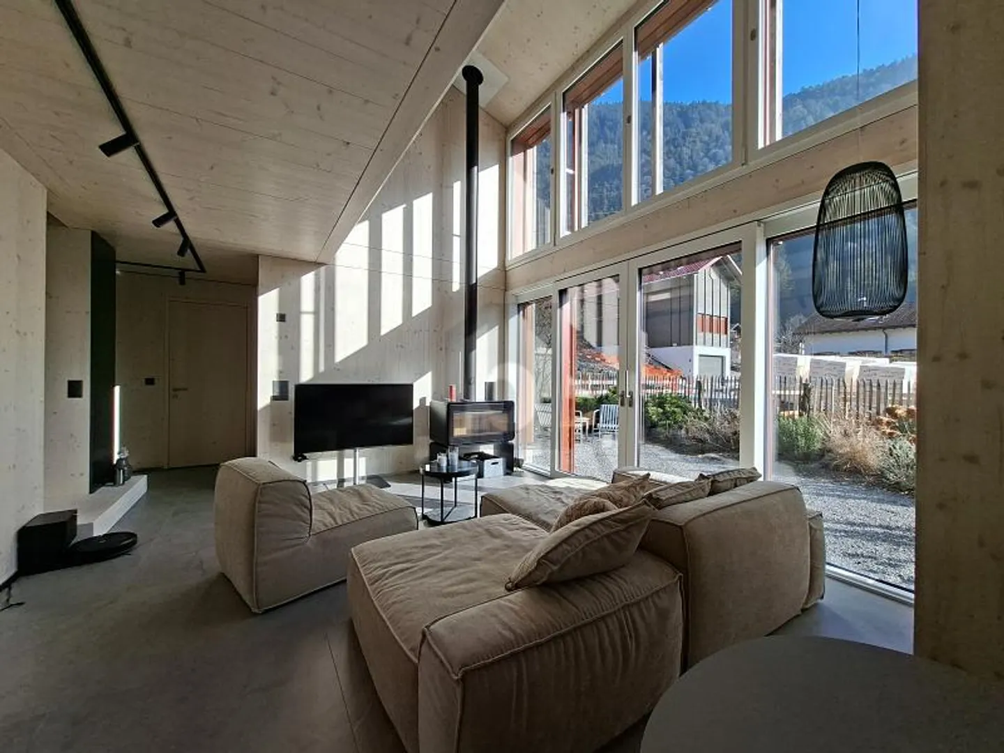 Extravagant with a Touch of Luxury - Photo 1 of 6