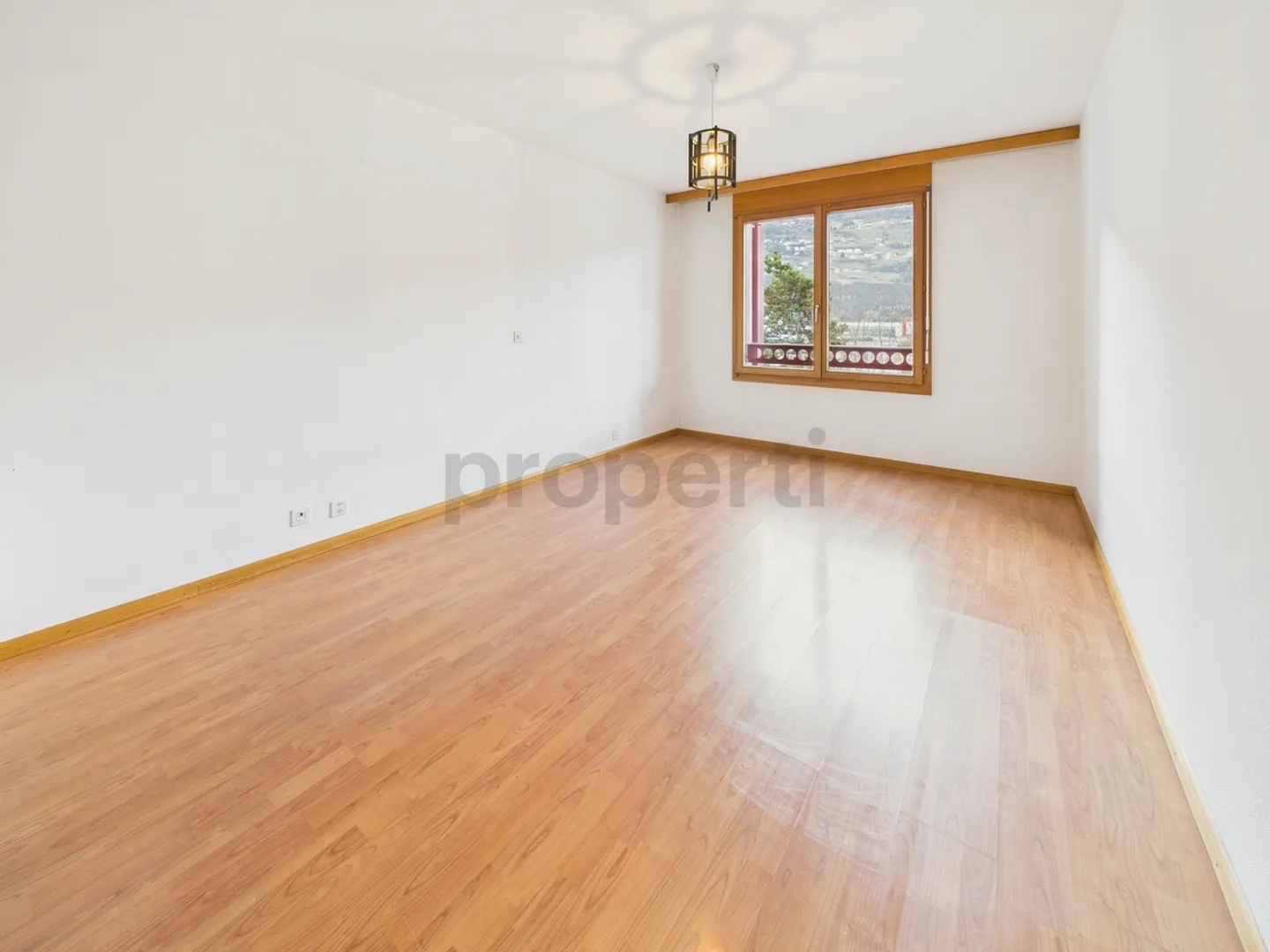Spacious 3.5 room apartment with balcony in Sion - Photo 10 of 12