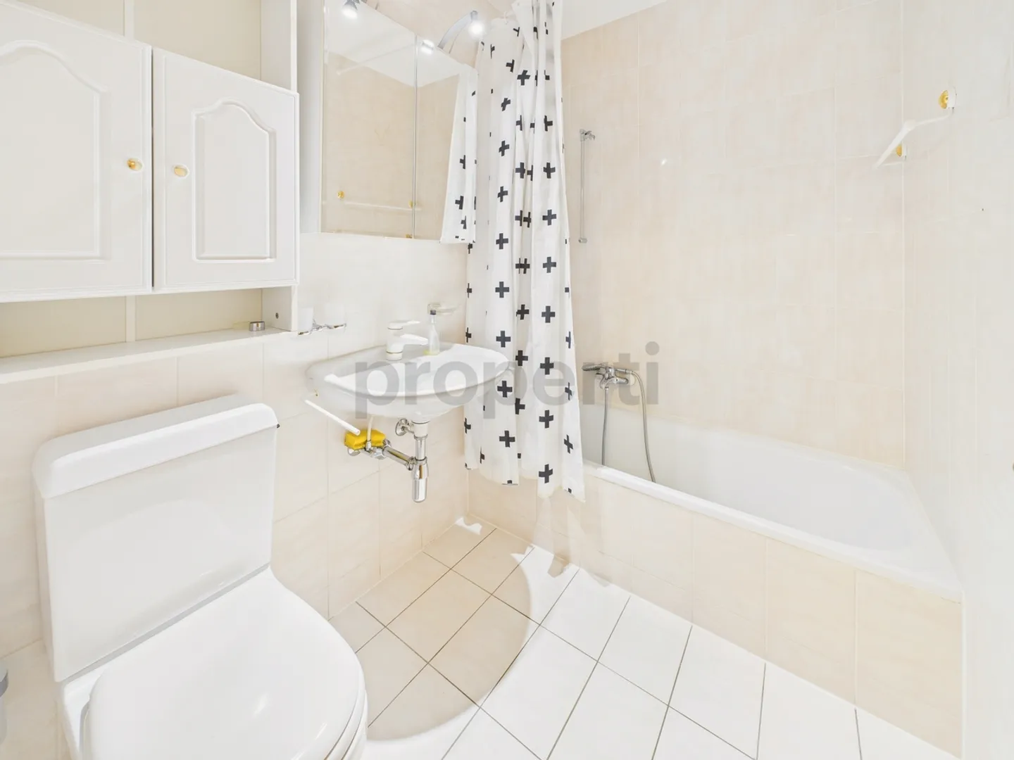 Spacious 3.5 room apartment with balcony in Sion - Photo 11 of 12