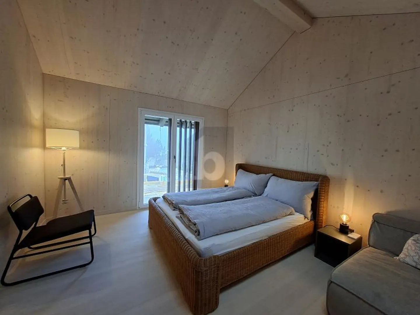 Extravagant with a Touch of Luxury - Photo 3 of 6