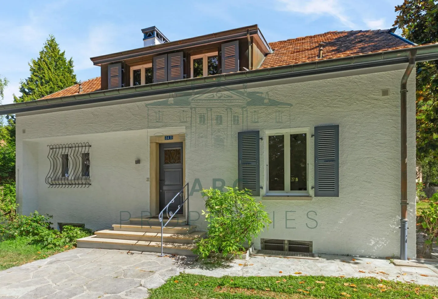 Prächtiges Renoviertes Familienhaus - Foto 1 von 6