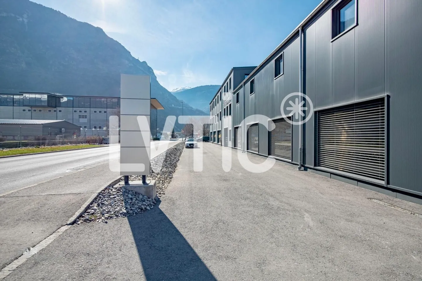 Bâtiment industriel de 1800 m2 sur parcelle de 1680 m2 à vendre Sierre - Photo 5 sur 11