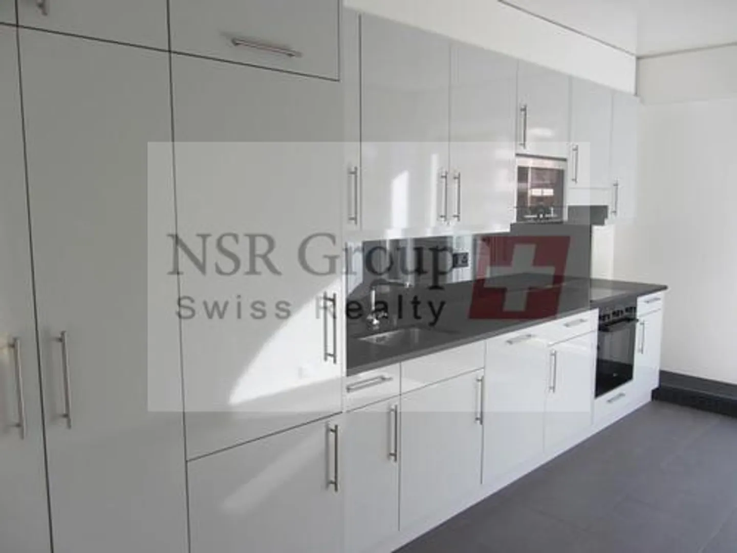 Klein-Saconnex - 4 Rooms in a Secured Residence with Swimming Pool - Photo 3 of 5