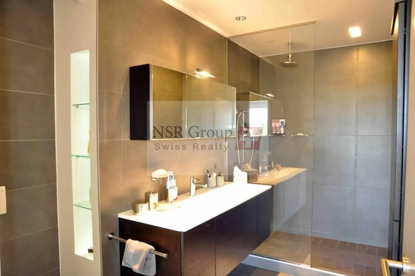 Klein-Saconnex - 4 Rooms in a Secured Residence with Swimming Pool - Photo 4 of 5