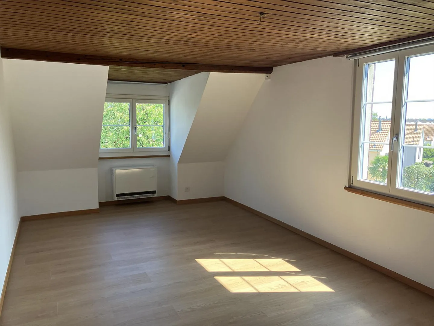 Appartement mansardé 3 pièces - Photo 3 sur 6
