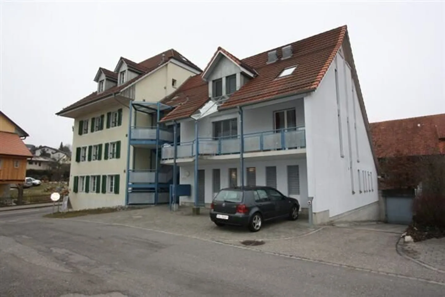 Protect your vehicle from wind and weather! - Photo 1 of 1