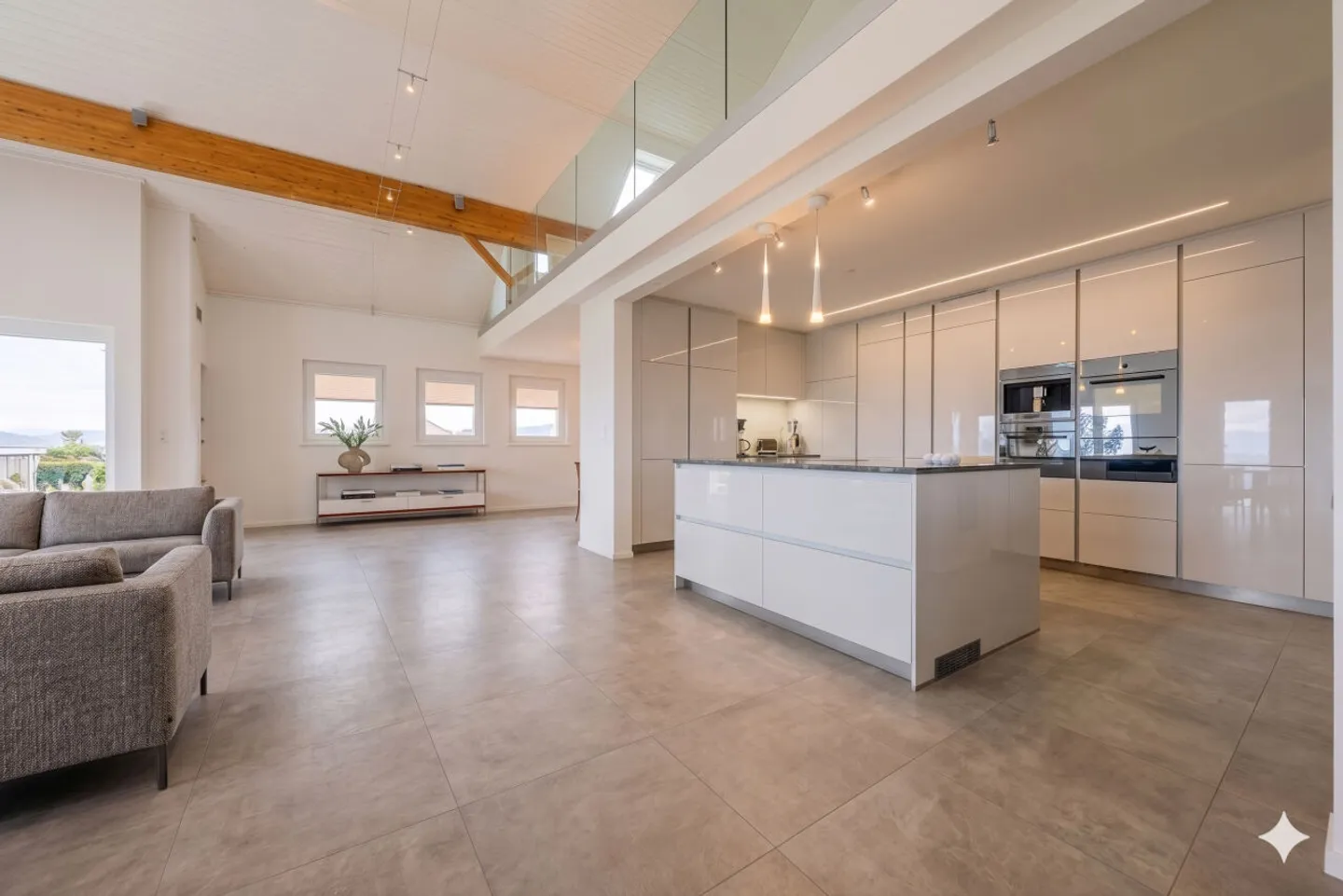 Magnificent 6.5 room duplex penthouse - Mont Blanc view - 10 minutes from Nyon - Photo 3 of 13