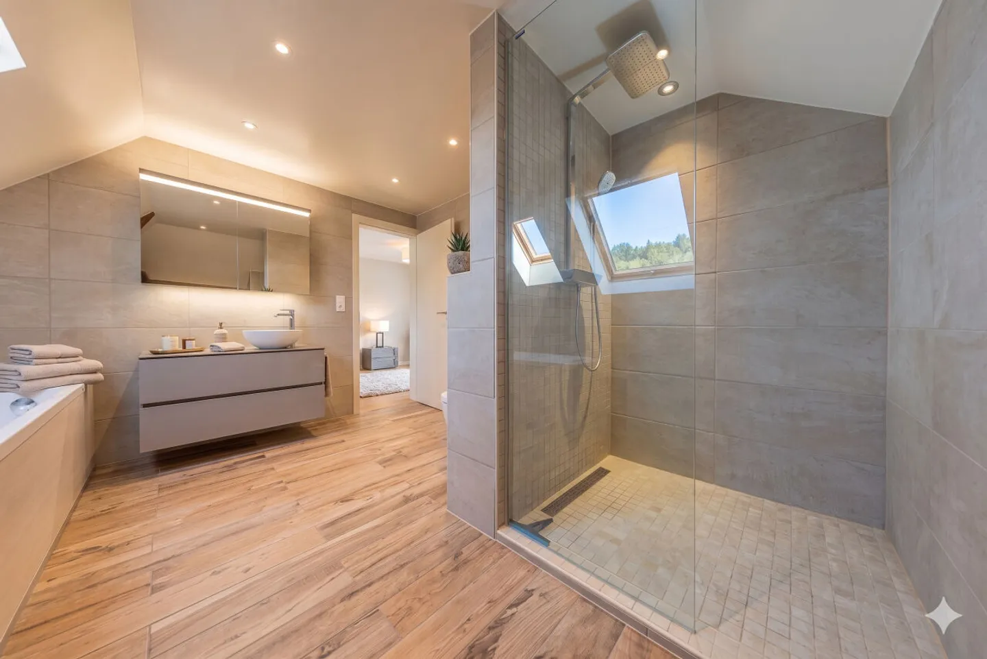 Magnificent 6.5 room duplex penthouse - Mont Blanc view - 10 minutes from Nyon - Photo 7 of 13