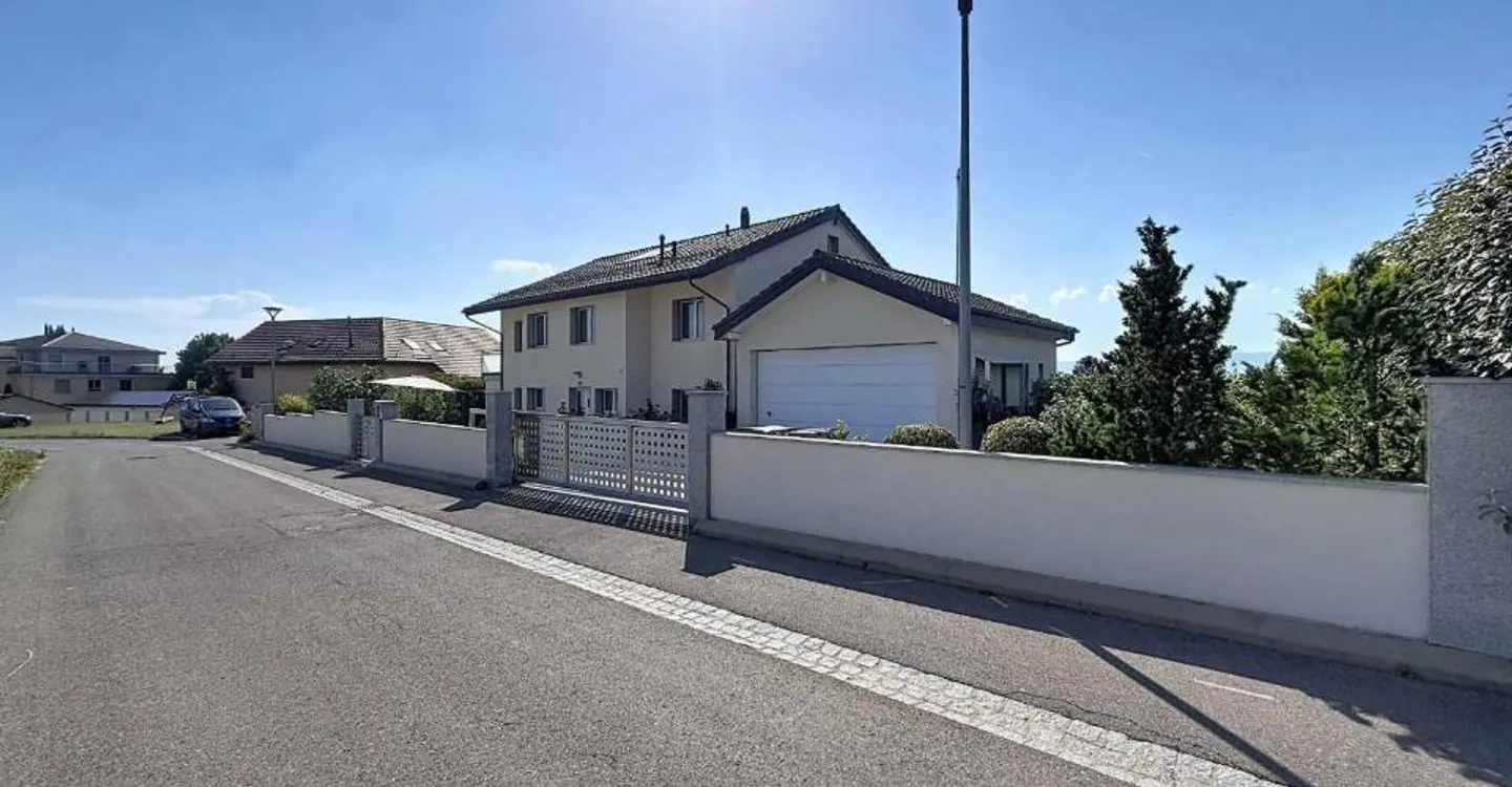 Grande Proprietà di 7.5 stanze - Foto 1 di 5