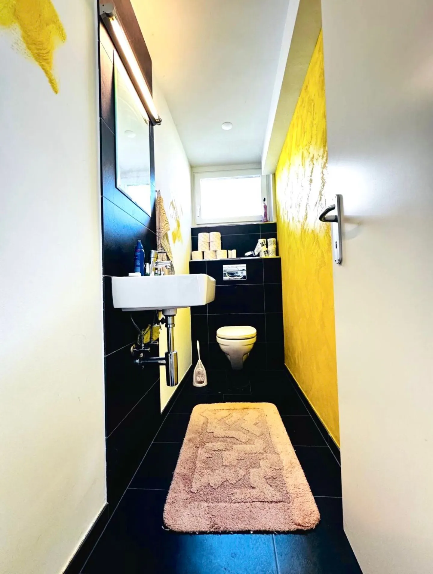 Spacious Family Home with Garden - Photo 9 of 21