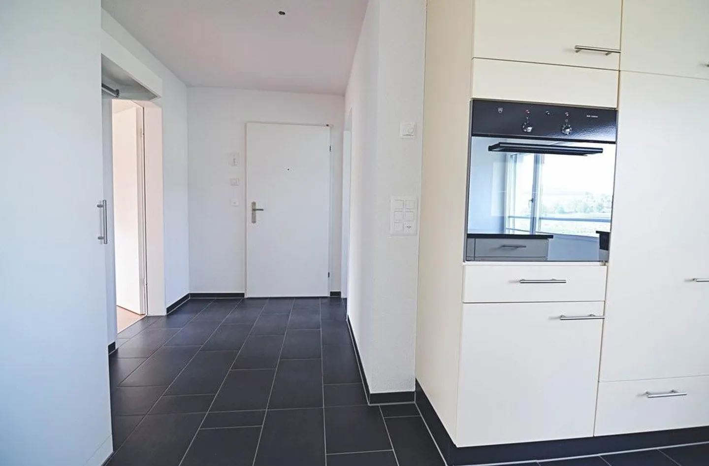 Apartment seeks new tenant - Photo 3 of 7