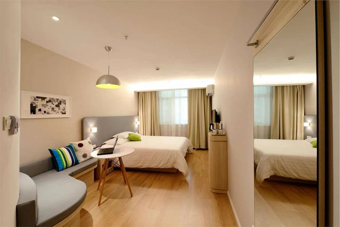 Bellissimo appartamento con vista lago a Melide - Foto 3 di 5