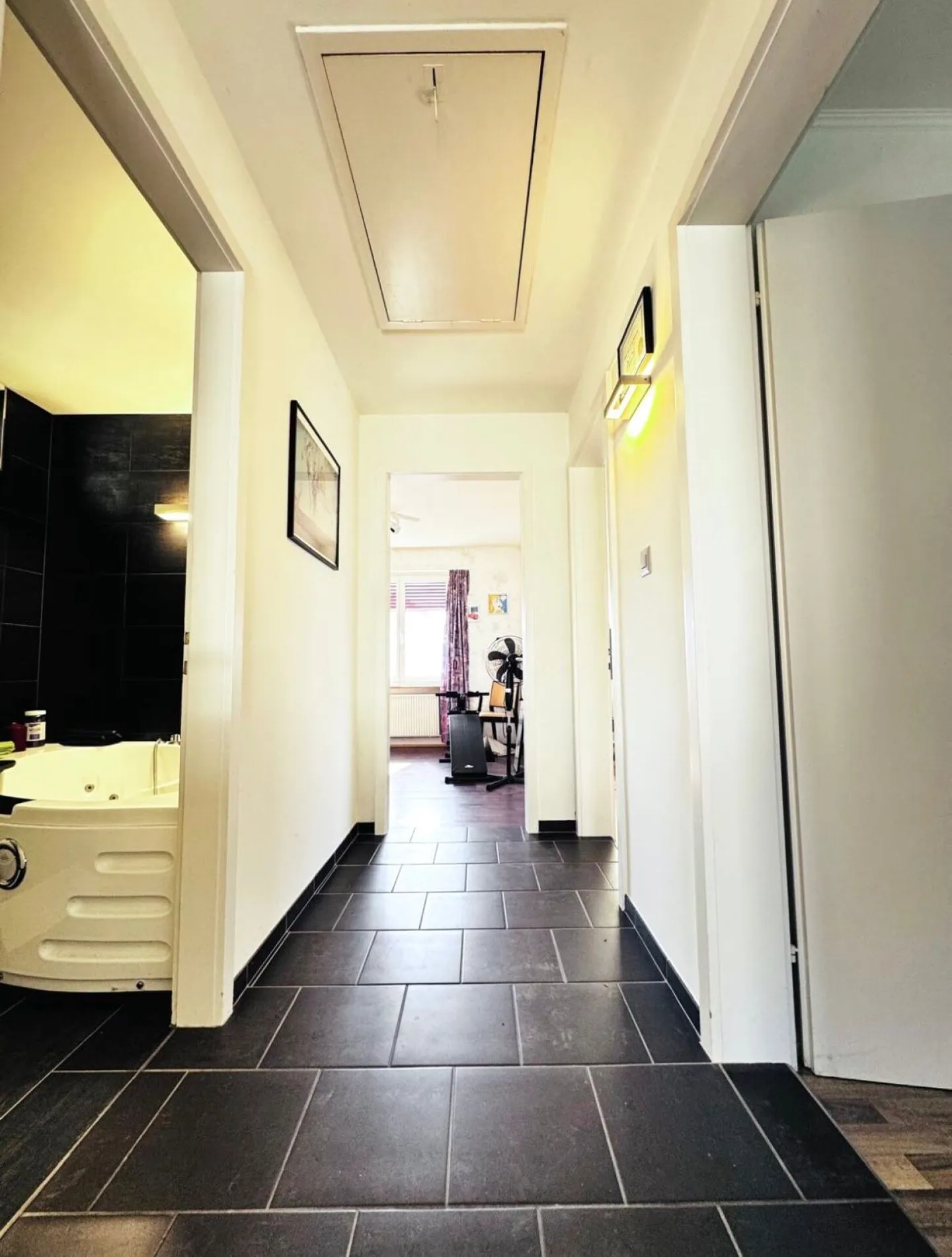 Spacious Family Home with Garden - Photo 14 of 21