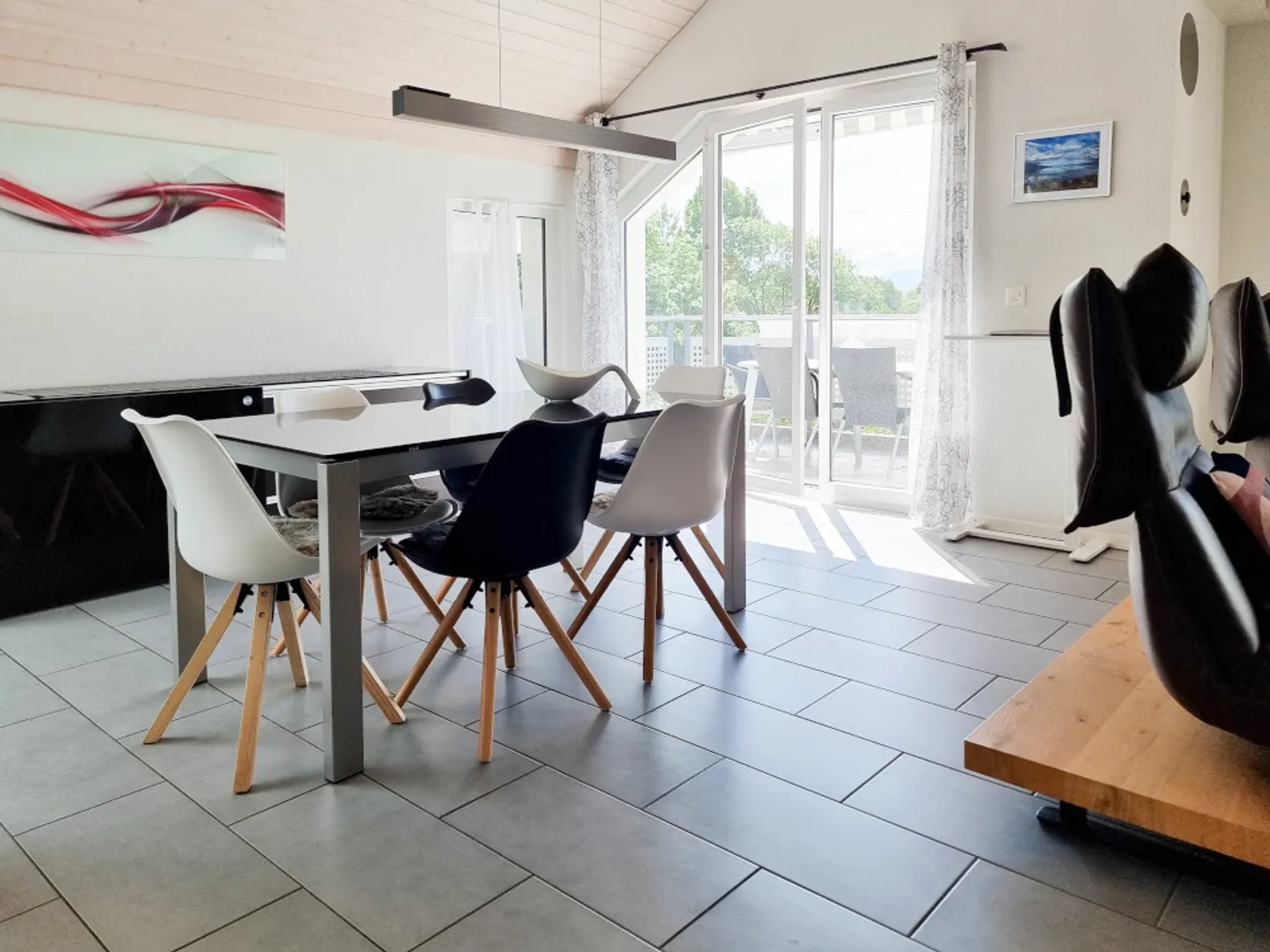 Helles Duplex-Apartment mit Balkon in einer privilegierten Wohngegend - Foto 5 von 9