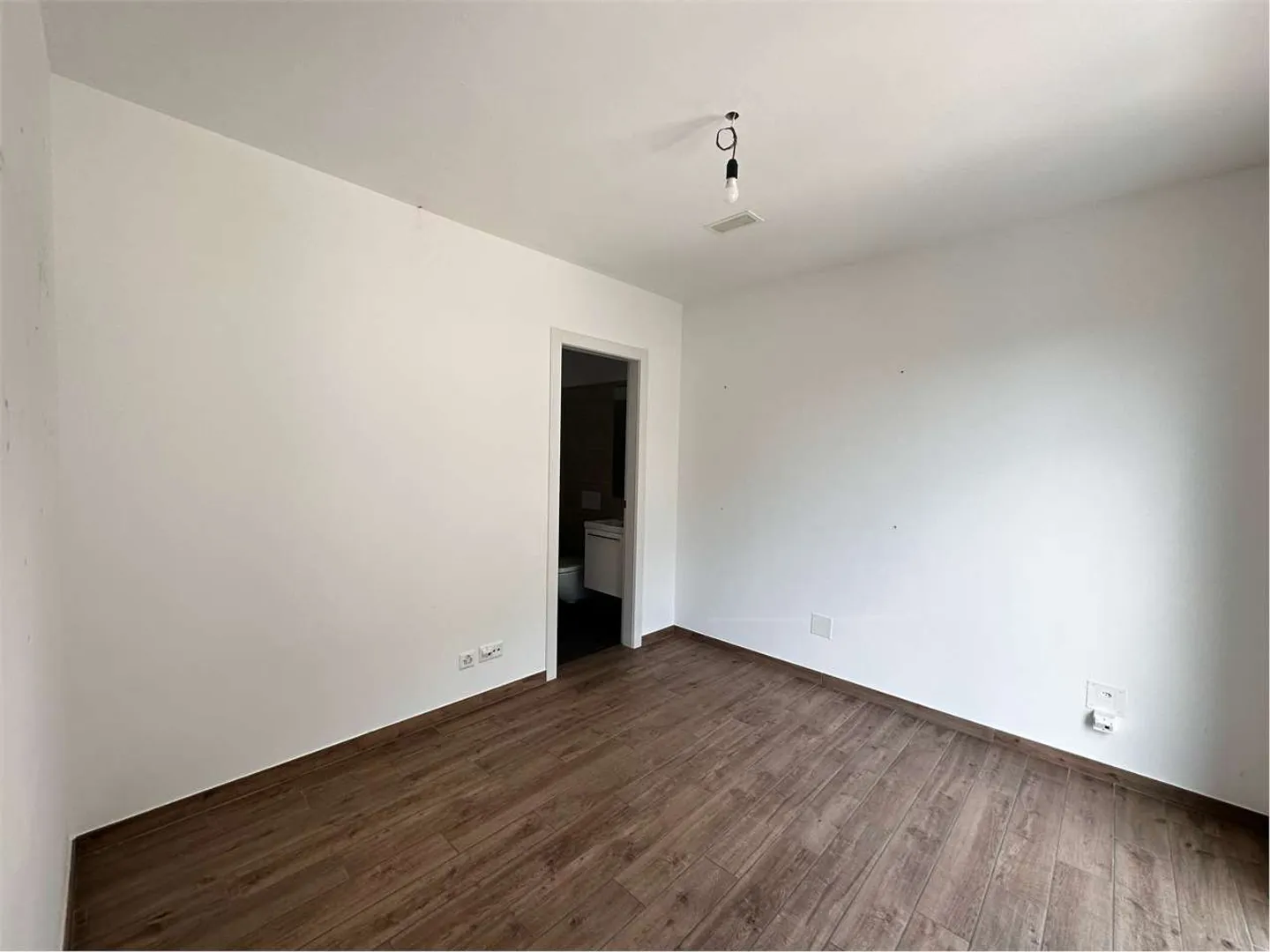 Spacious 4.5-room apartment with terrace and lake view - Photo 12 of 20