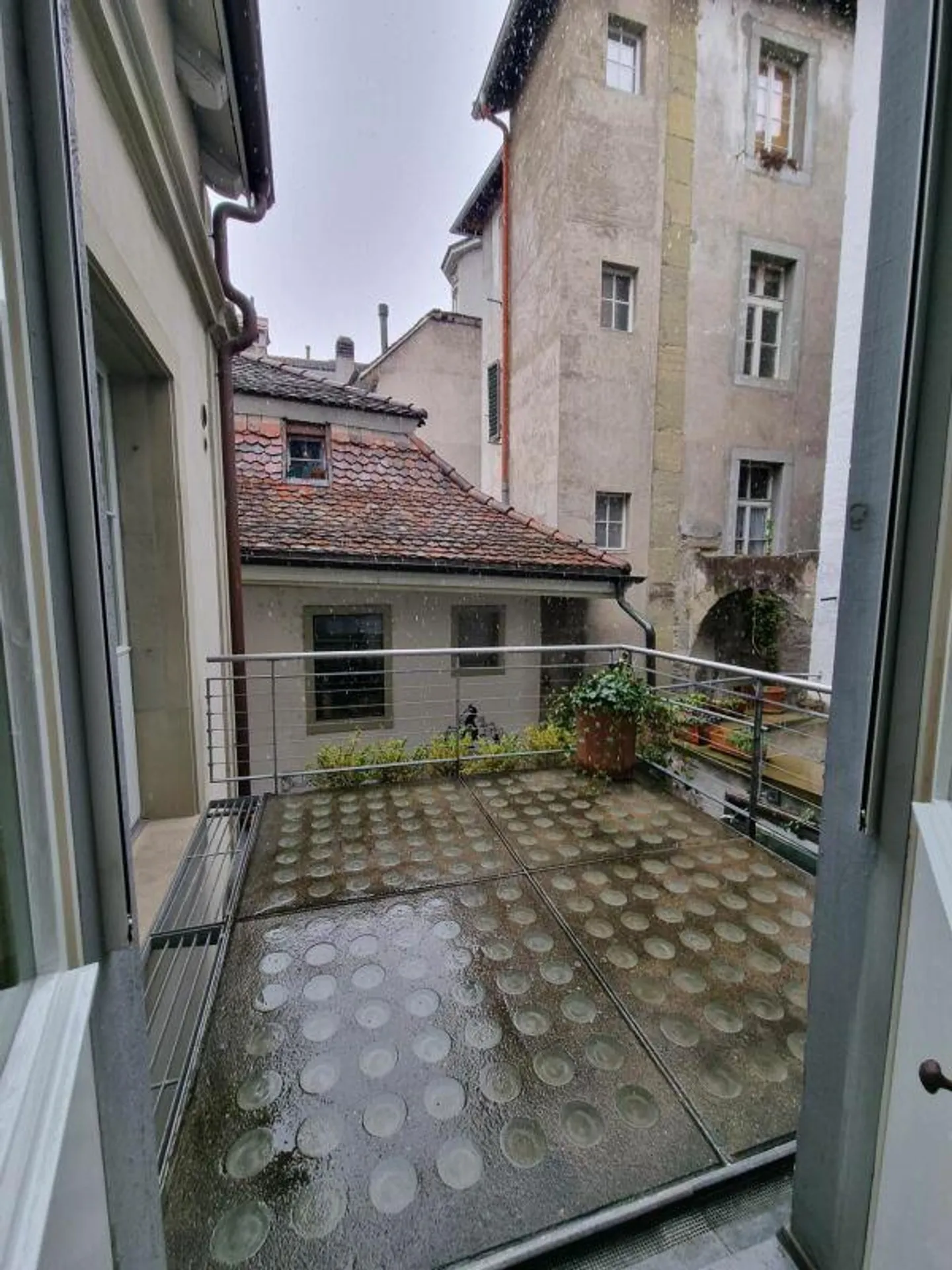 Wellness Oasis in the Heart of Bern's Old Town! - Photo 12 of 13