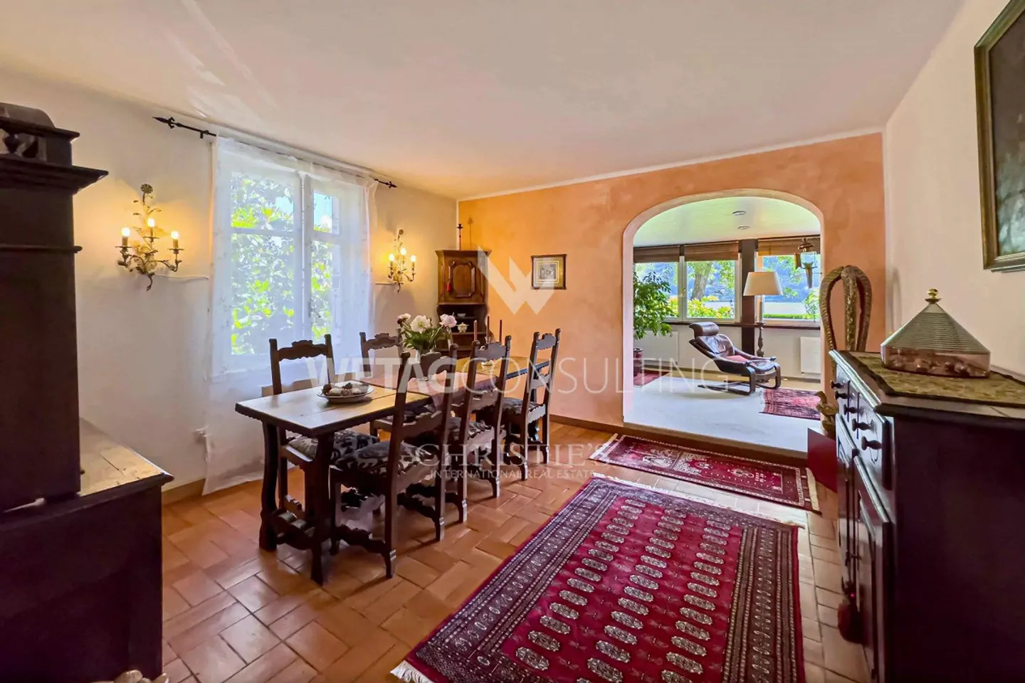 Lugano-Magliaso: bella villa nel verde, con piscina e vicino a... - Foto 4 di 13